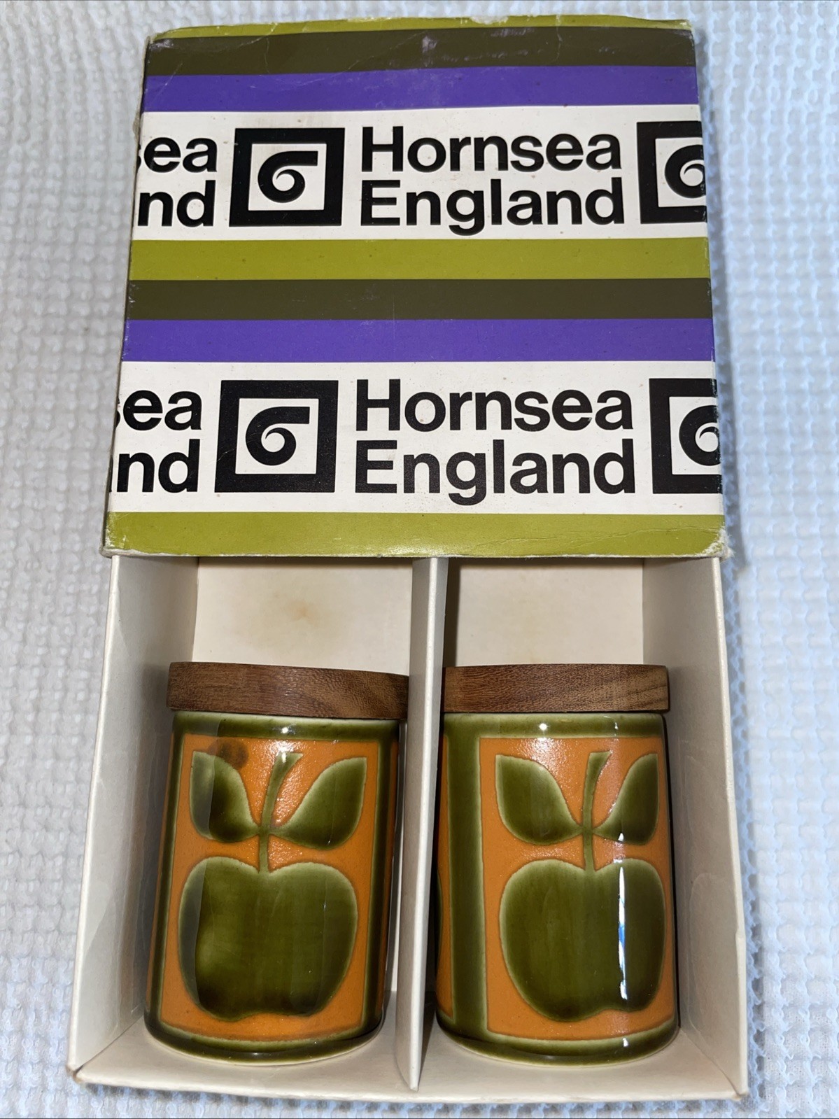 RARE NOS Hornsea 1970s John Clappison GREEN APPLE Salt & Pepper Cruet Set Retro RARE NOS Hornsea 1970s John Clappison GREEN APPLE Salt & Pepper Cruet Set Retro