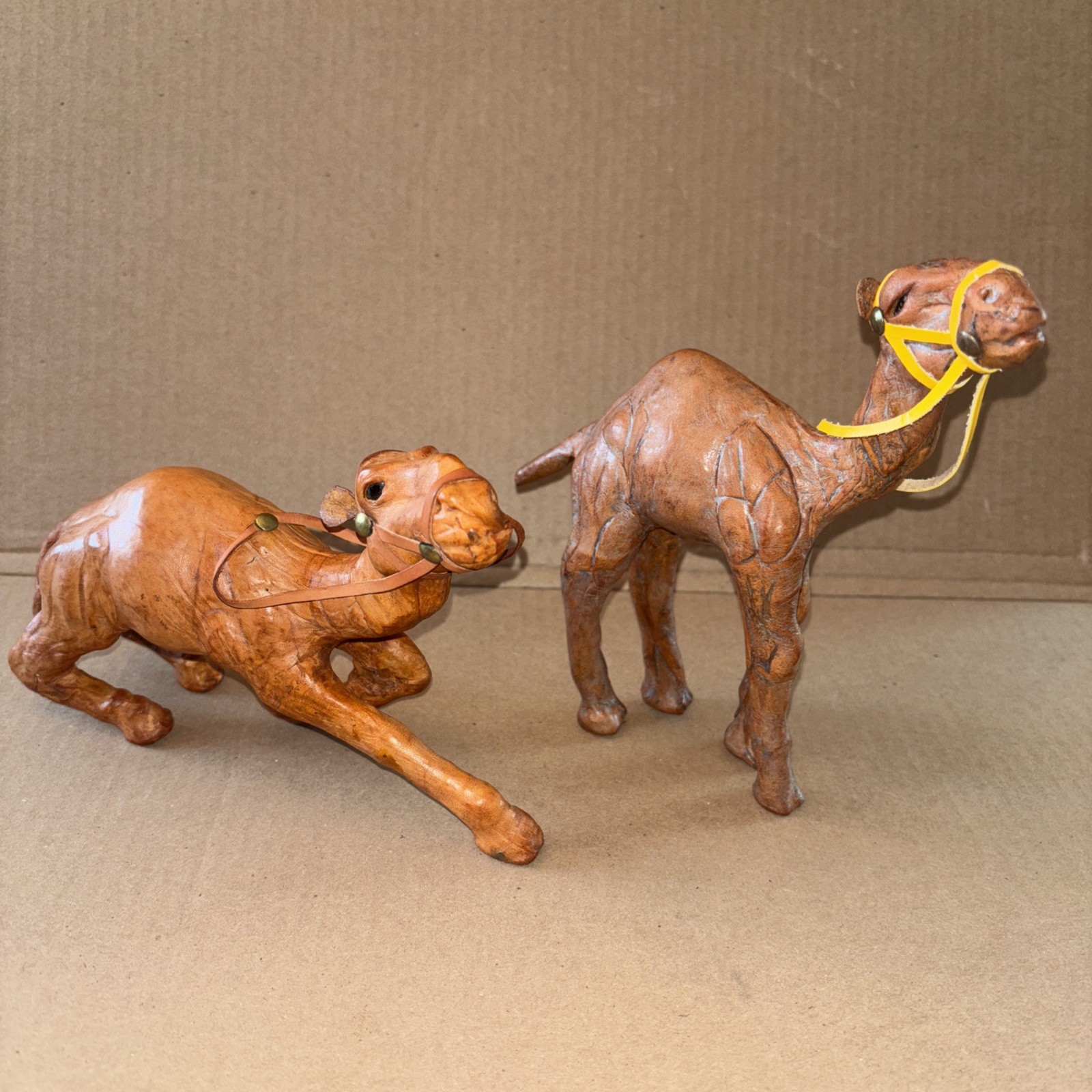 Set of 2 Vintage Leather Wrapped Camels Figures Saddle & Glass Eyes #E Set of 2 Vintage Leather Wrapped Camels Figures Saddle & Glass Eyes #E
