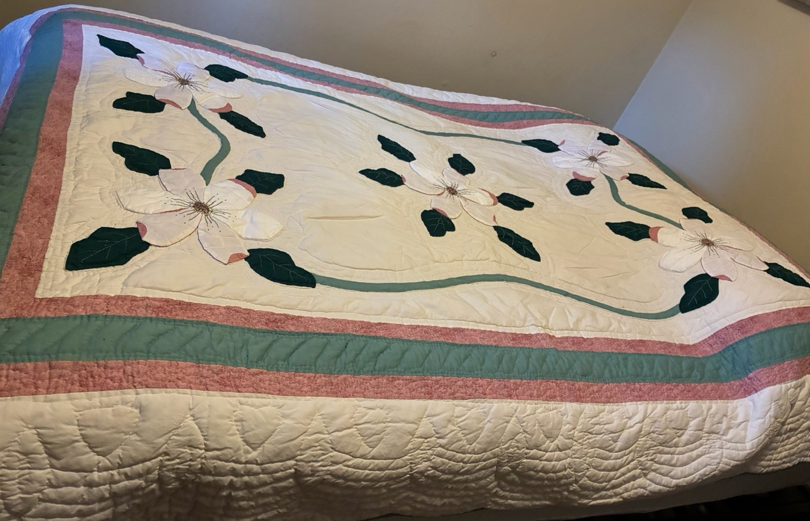 Vintage 98”Donna Sharp Magnolia Flower 1998~Quilt 92in x63 Bed Cover Cottagecore Vintage 98”Donna Sharp Magnolia Flower 1998~Quilt 92in x63 Bed Cover Cottagecore