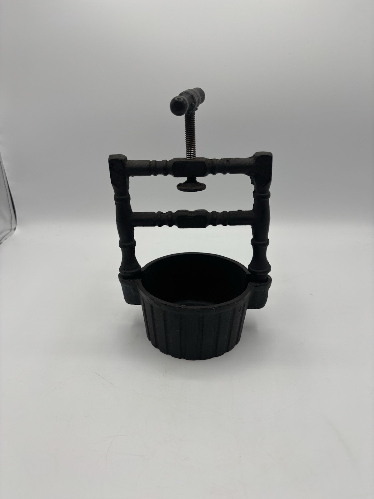 Vintage Enesco Cast Iron Screw Nut Press Farmhouse Kitchen Tool Vintage Enesco Cast Iron Screw Nut Press Farmhouse Kitchen Tool