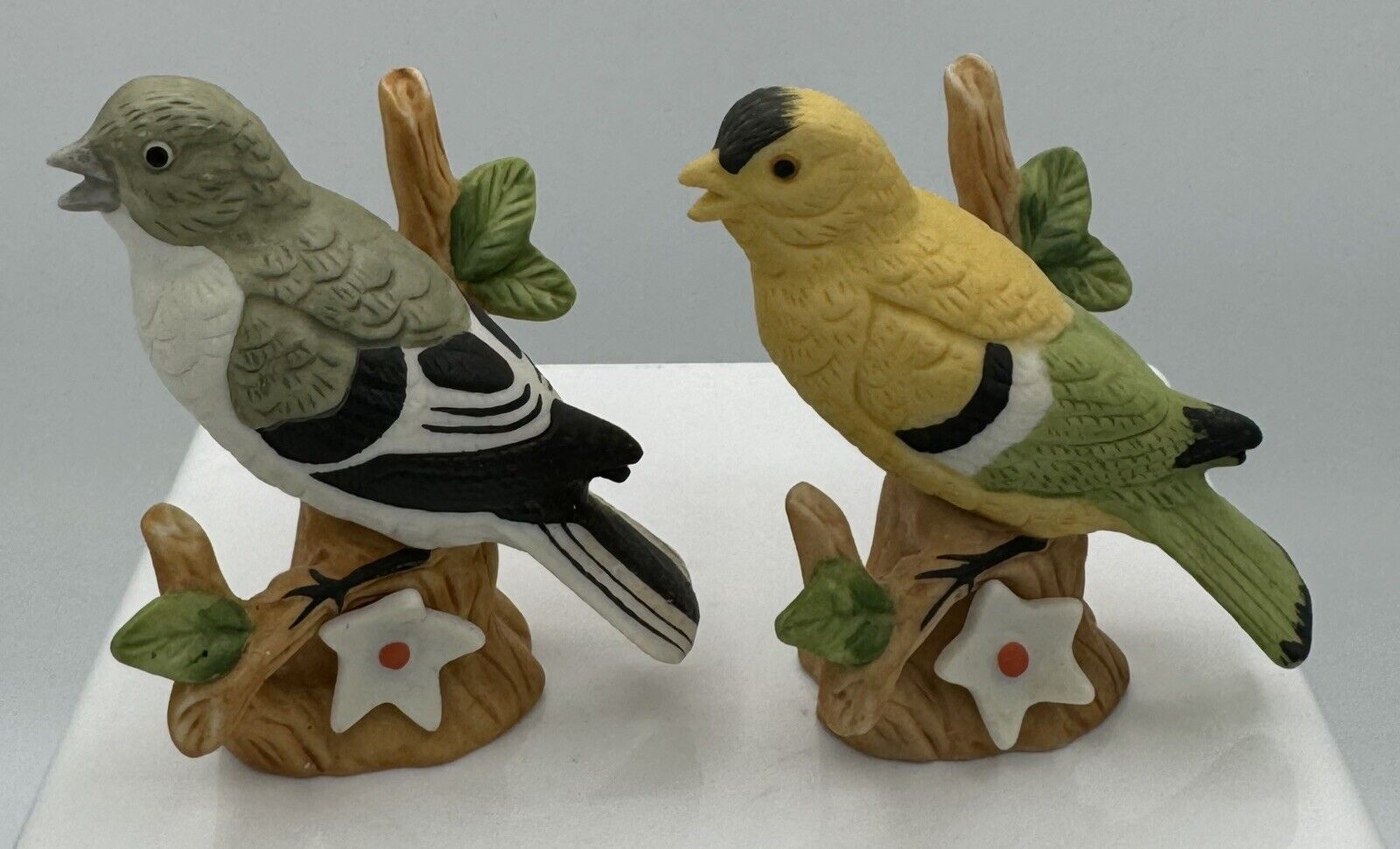 VTG Lefton Sparrow Goldfinch Bird Figurine #00749 Hand Painted Set Of 2
