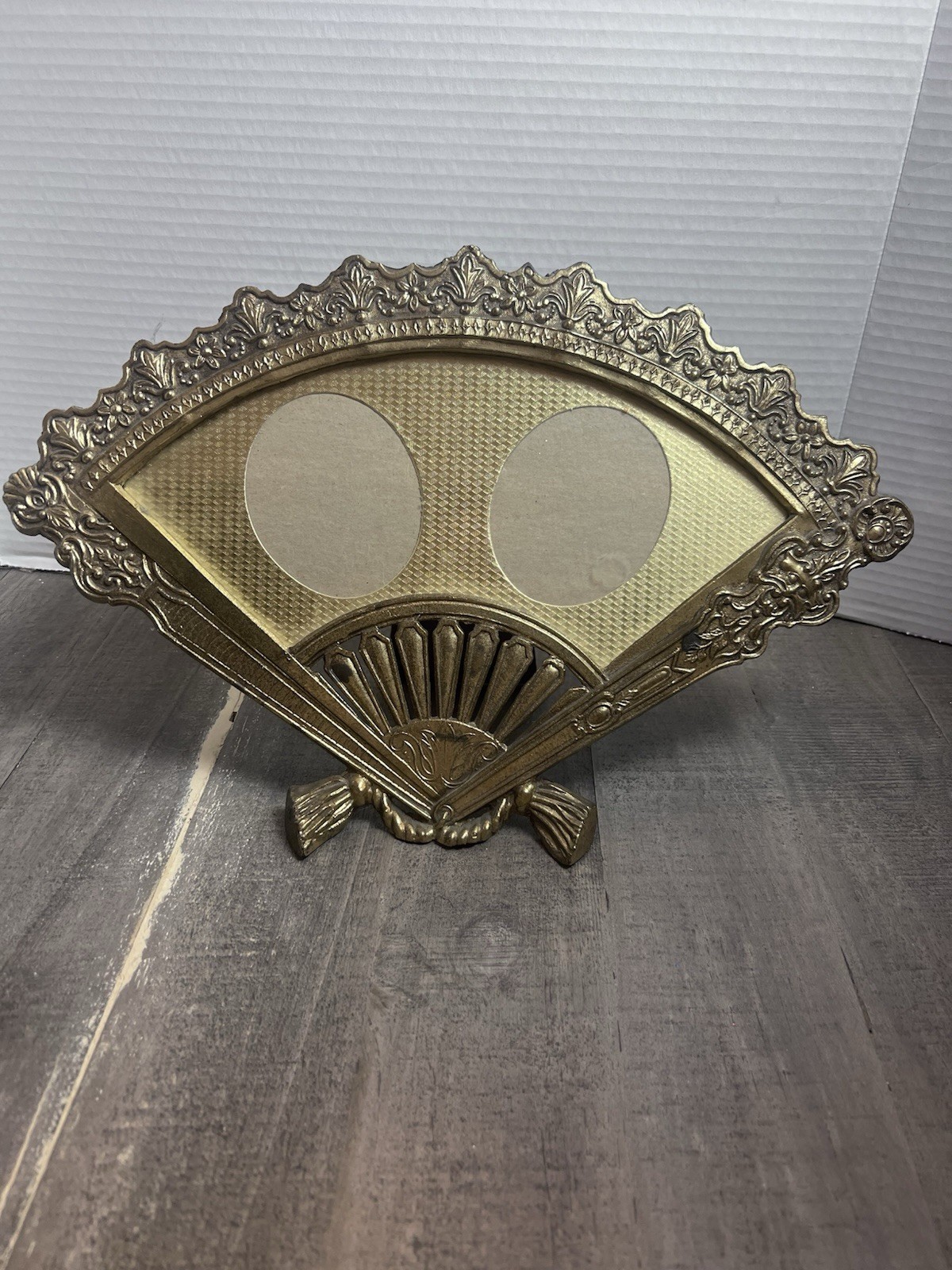 Vintage Ornate Brass Fan Picture Frame Victorian 2-Photo Stand READ Vintage Ornate Brass Fan Picture Frame Victorian 2-Photo Stand READ