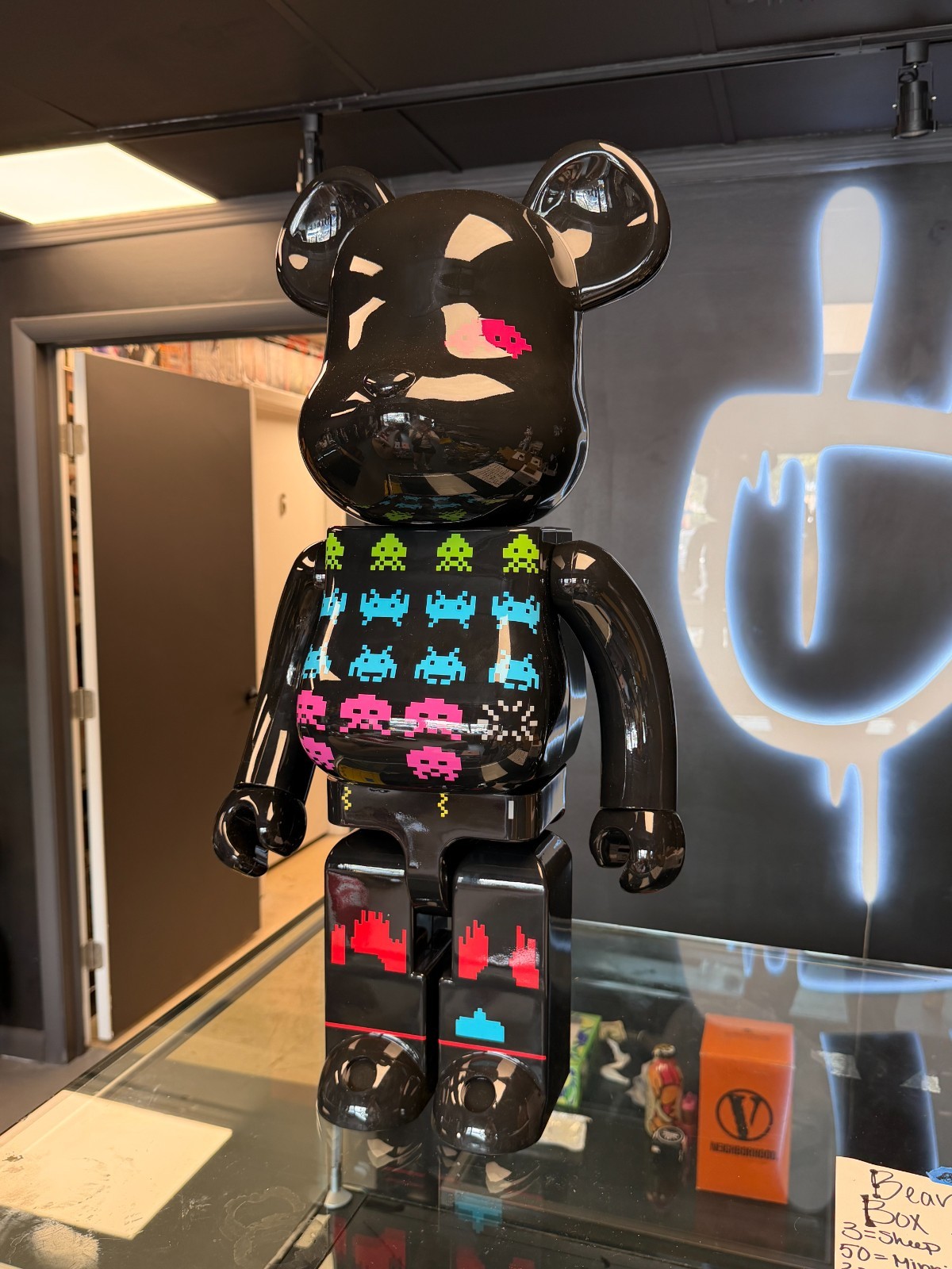 Designer Bearbrick 1000% Style – Space Invaders Arcade Inspired Display Figure Designer Bearbrick 1000% Style – Space Invaders Arcade Inspired Display Figure