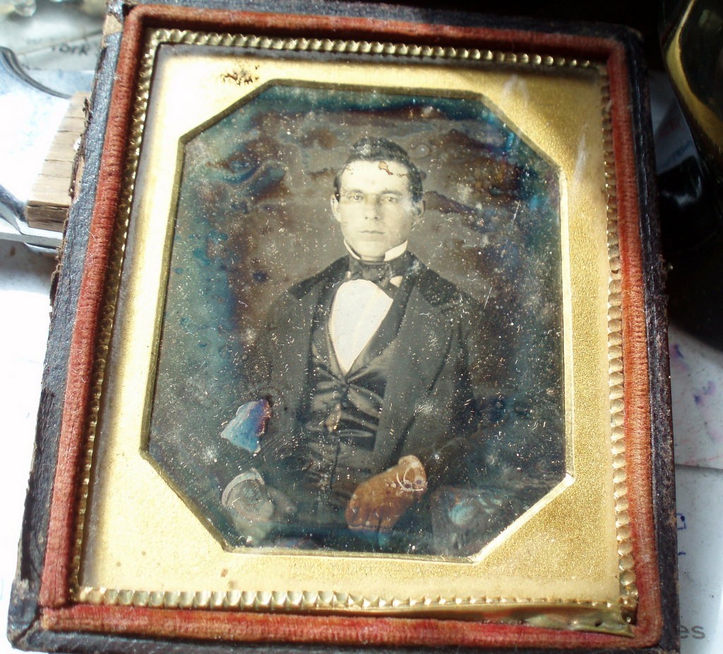 AMBROTYPE ? DAG ? EARLY PRIMITIVE ANTIQUE 1800'S PHOTOGRAPH 19TH CENTURY AMBROTYPE ? DAG ? EARLY PRIMITIVE ANTIQUE 1800'S PHOTOGRAPH 19TH CENTURY
