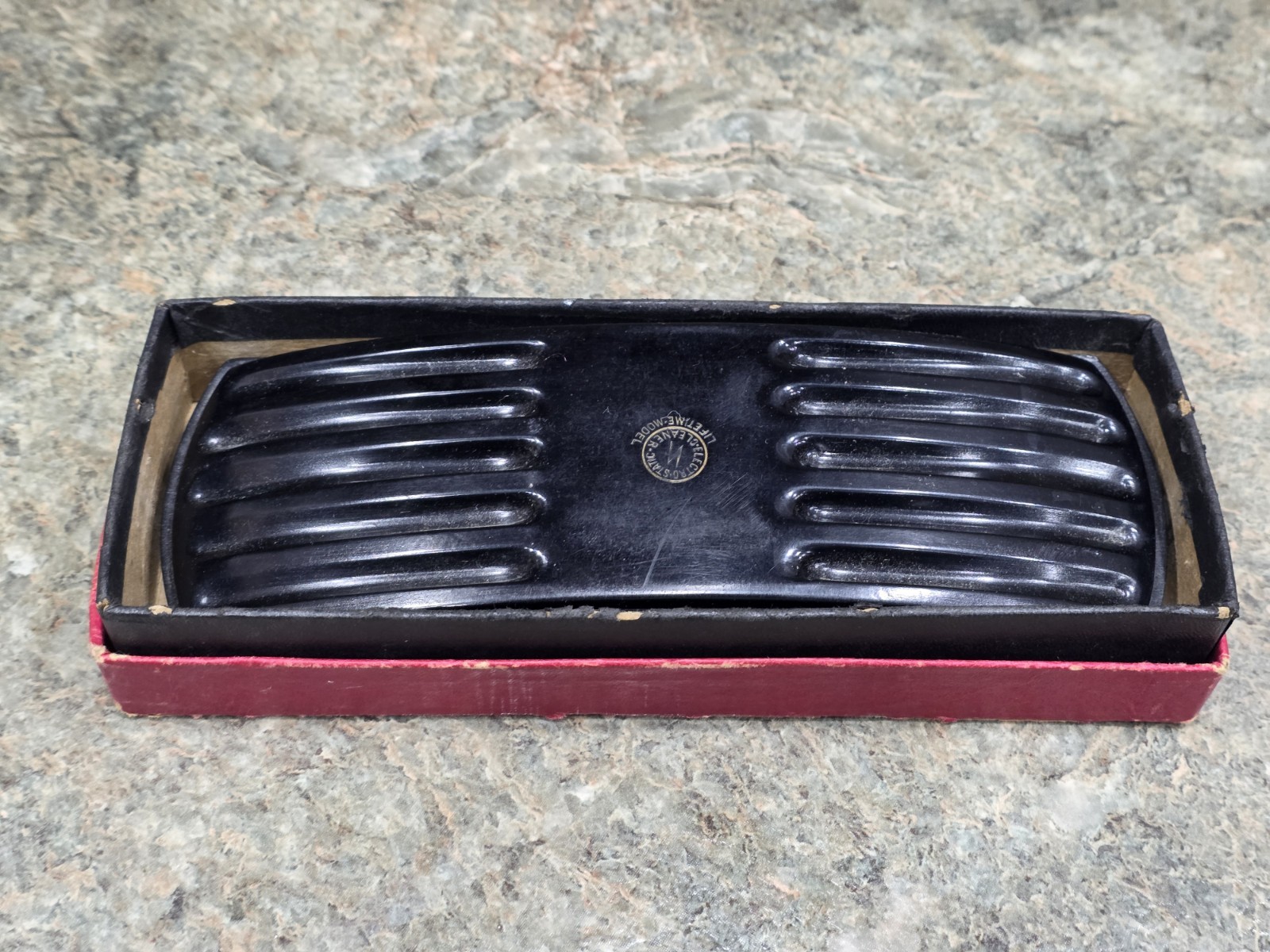 Vtg 1930-1940s Electro Static Cleaner Bakelite Turtle Shell w/Box