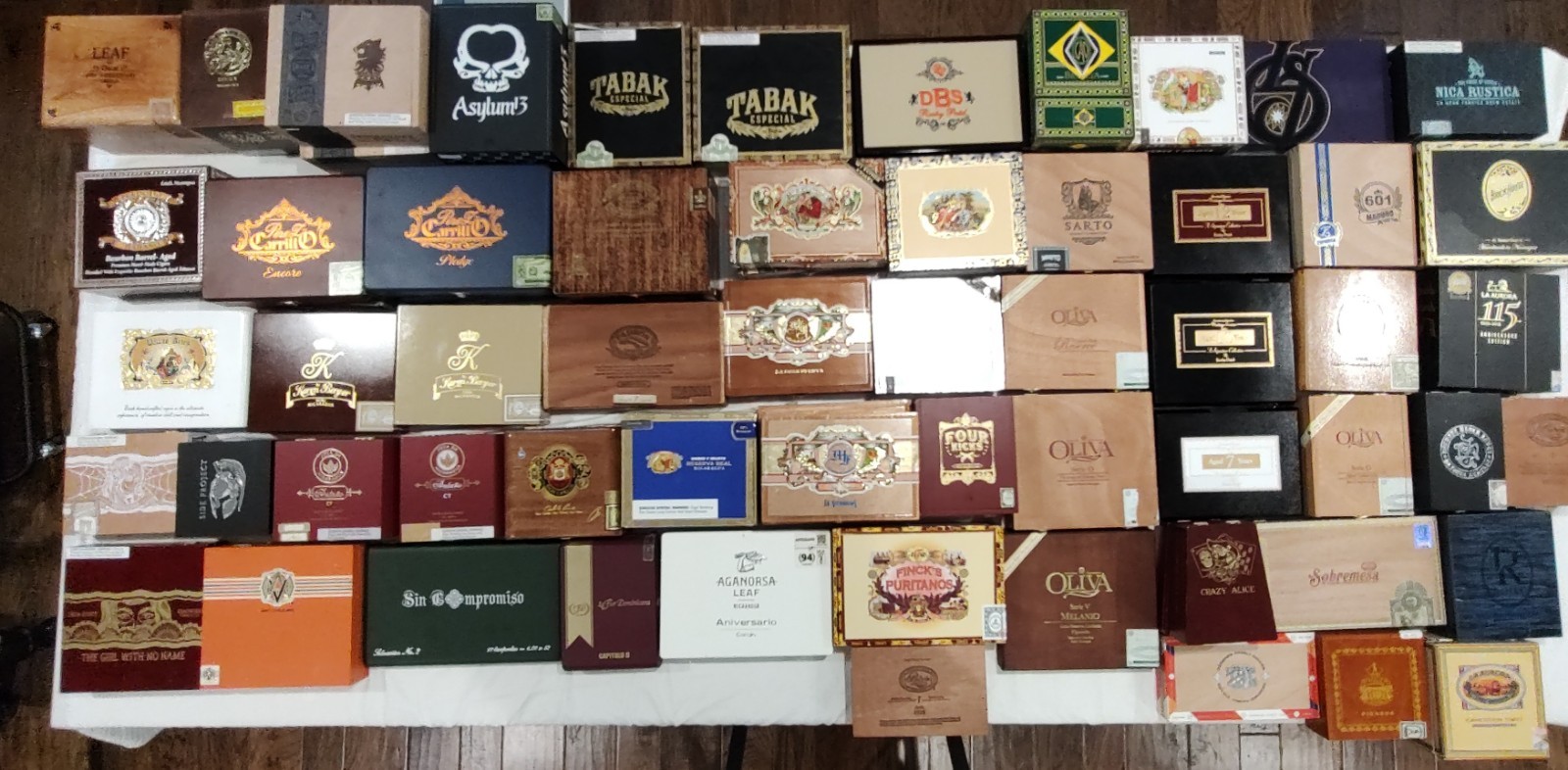 Lot of 10 Empty High Quality Cigar Boxes FAST  Color/Style Vary