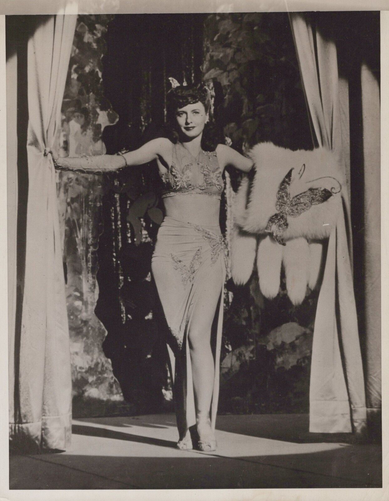 Barbara Stanwyck (1943) ❤ Original Vintage - Sexy Leggy Cheesecake Photo K 346