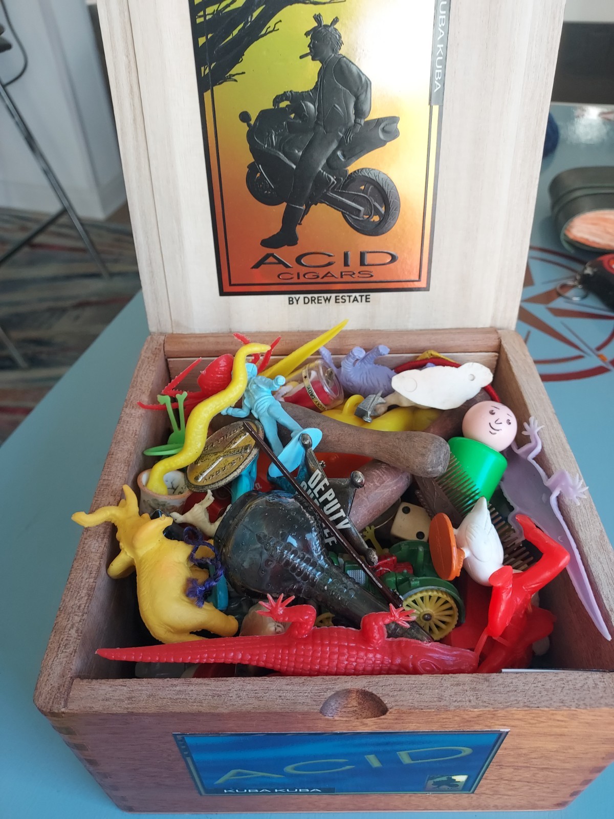 1 Lb 10 Oz Lot Junk Drawer Vintage Toys Trinkets Smalls Resell Display 1 Lb 10 Oz Lot Junk Drawer Vintage Toys Trinkets Smalls Resell Display