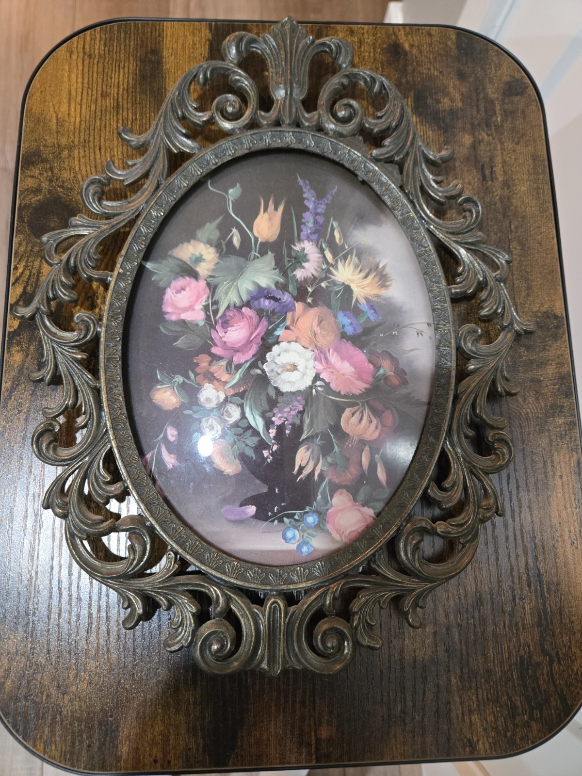 Vintage Italian Ornate Brass Oval Frame Convex Bubble Glass Floral Still Life Vintage Italian Ornate Brass Oval Frame Convex Bubble Glass Floral Still Life