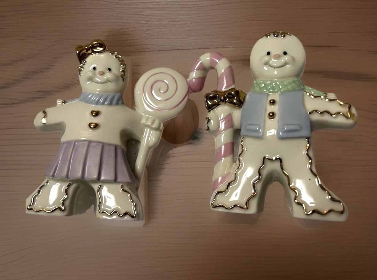 Lenox 'The Gingerbread' Salt & Pepper Shaker Set NIB Lenox 'The Gingerbread' Salt & Pepper Shaker Set NIB