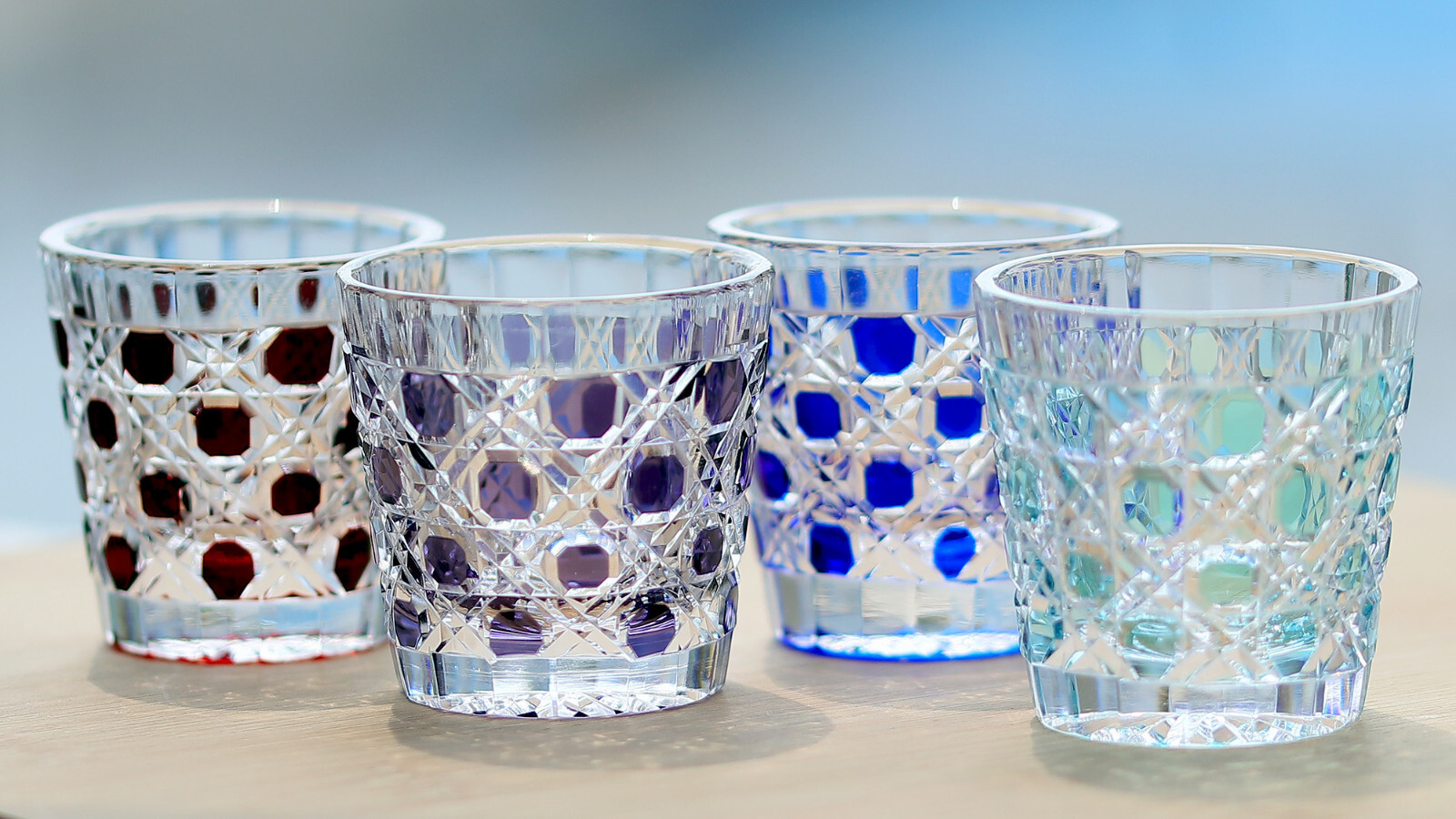 A set of 4pcs Hand Blown Crystal Glasses Colored Liqour Sake Cups A set of 4pcs Hand Blown Crystal Glasses Colored Liqour Sake Cups
