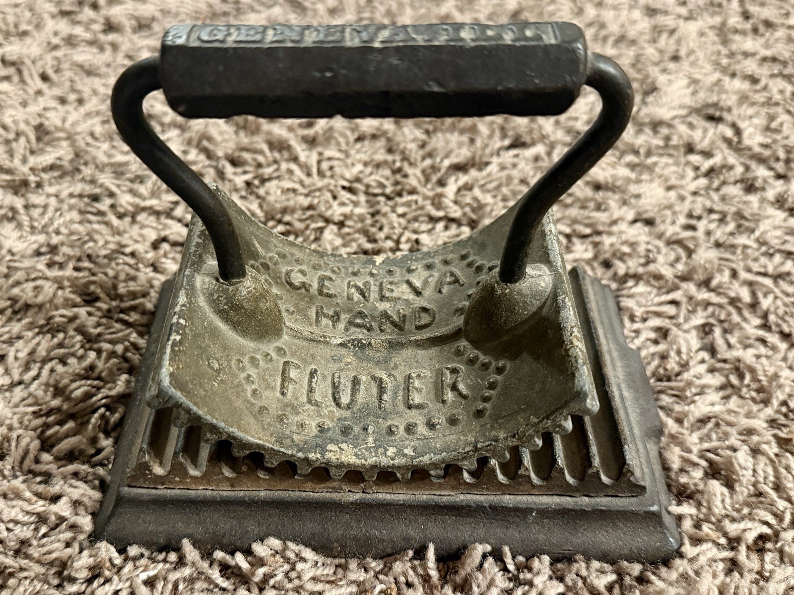 RARE ANTIQUE CAST IRON GENEVA HAND FLUTER PAT'D 1866 GENEVA IL RARE ANTIQUE CAST IRON GENEVA HAND FLUTER PAT'D 1866 GENEVA IL