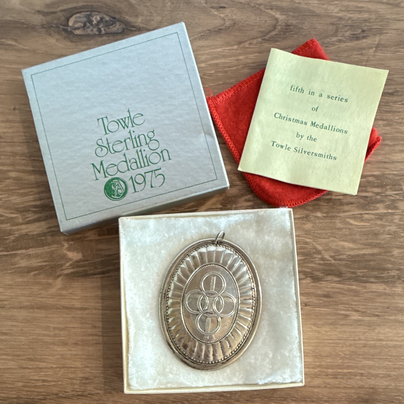 Towle Silversmiths 1975 Christmas “Five Golden Rings” .925 Silver Ornament Towle Silversmiths 1975 Christmas “Five Golden Rings” .925 Silver Ornament
