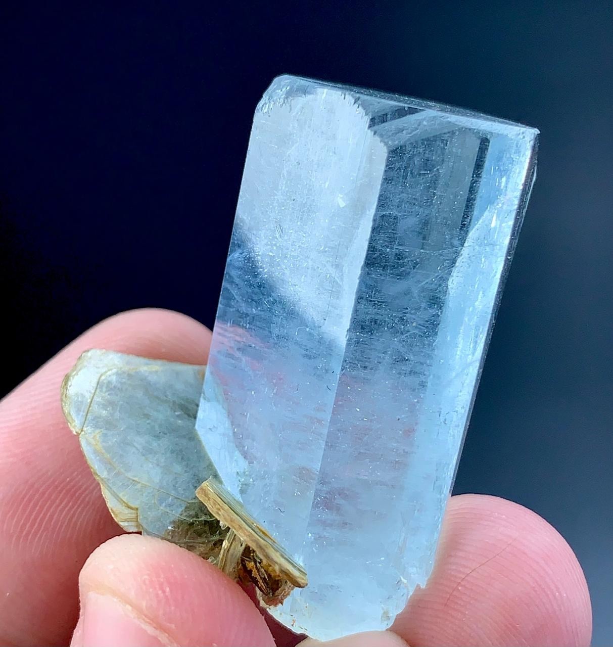 120 Carat Aquamarine Crystal Specimen From Skardu Pakistan