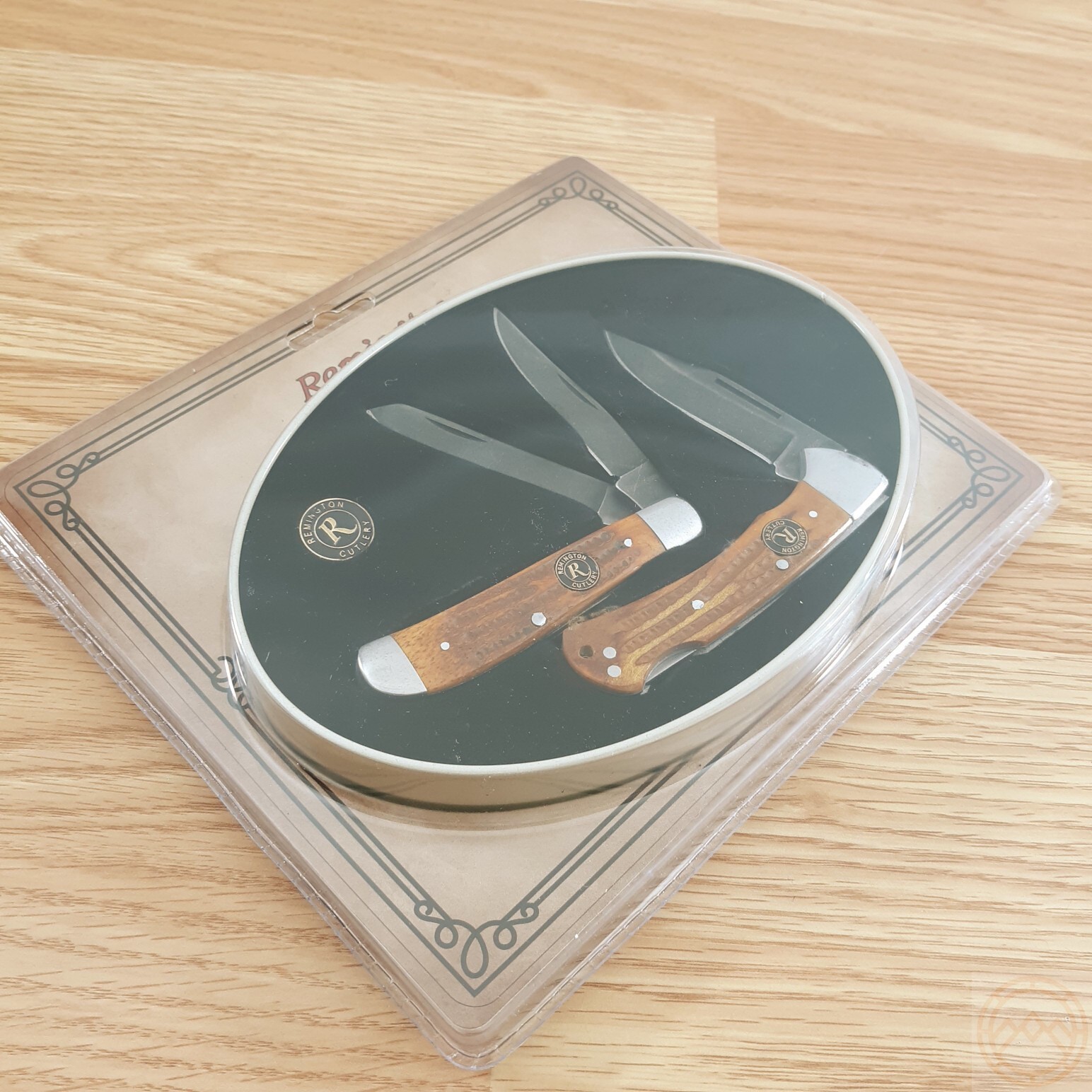 Remington American Classic Collector Pocket Knife Stainless Steel Blades Bone Remington American Classic Collector Pocket Knife Stainless Steel Blades Bone