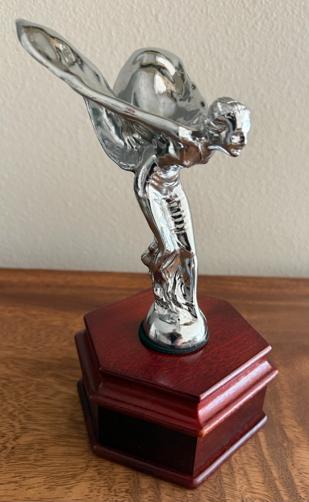 Rolls Royce "Spirit of Ecstasy" Hood Ornament Mascot Rolls Royce "Spirit of Ecstasy" Hood Ornament Mascot