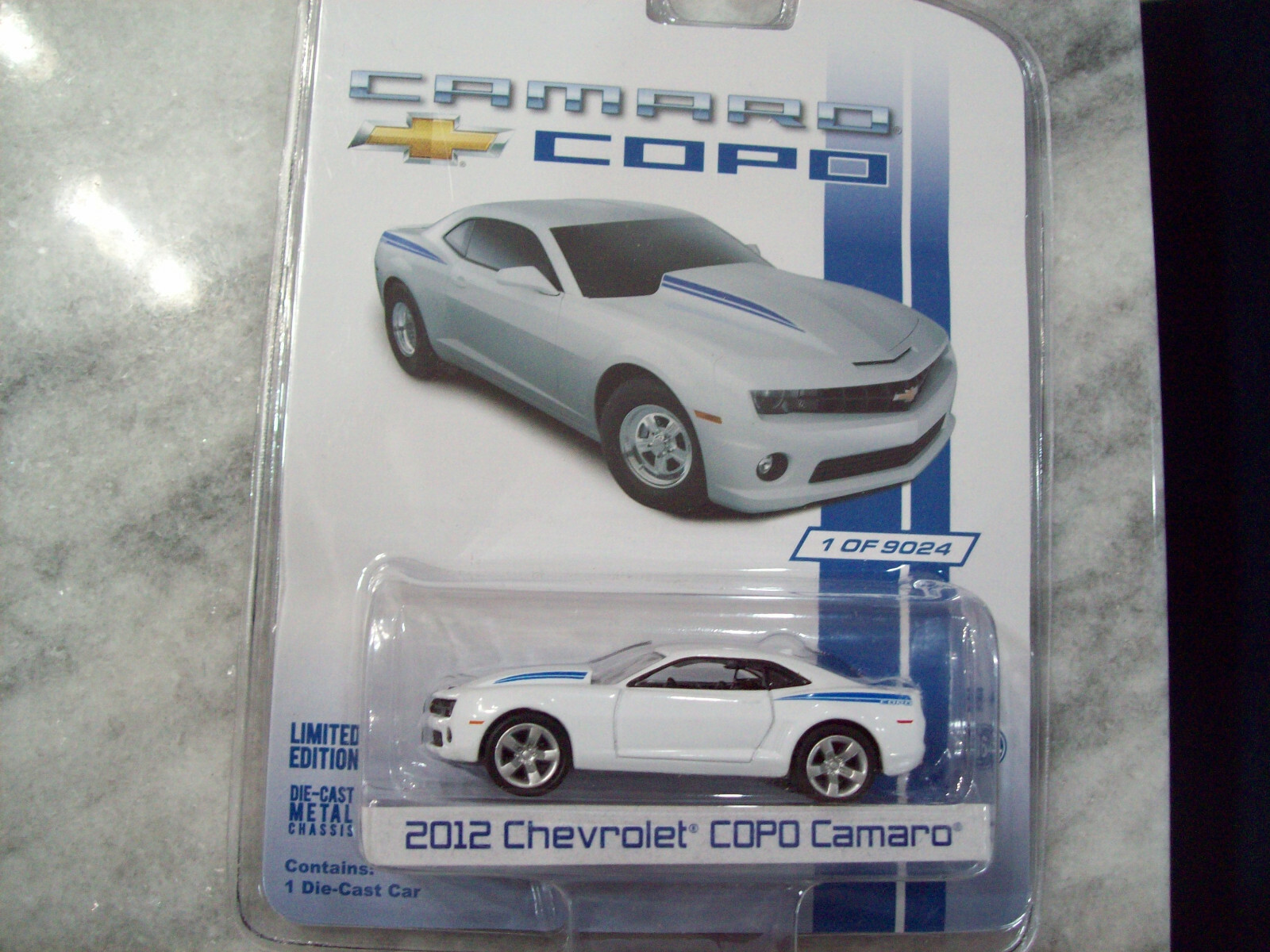 GREENLIGHT  1/64  CHEVROLET  COPO  CAMARO  WHITE/BLUE  DIECAST