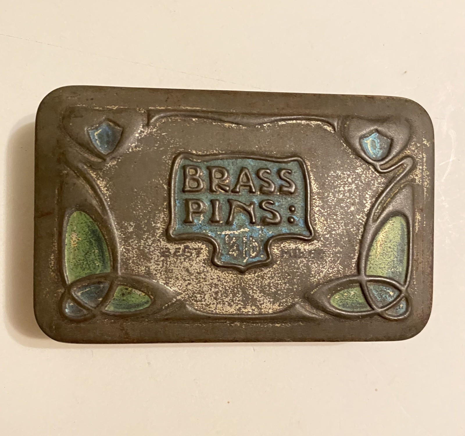 Wonderful Arts And Crafts Period Tin Box c.1900 Brass Pins 1/4 LB Rare Antique Wonderful Arts And Crafts Period Tin Box c.1900 Brass Pins 1/4 LB Rare Antique