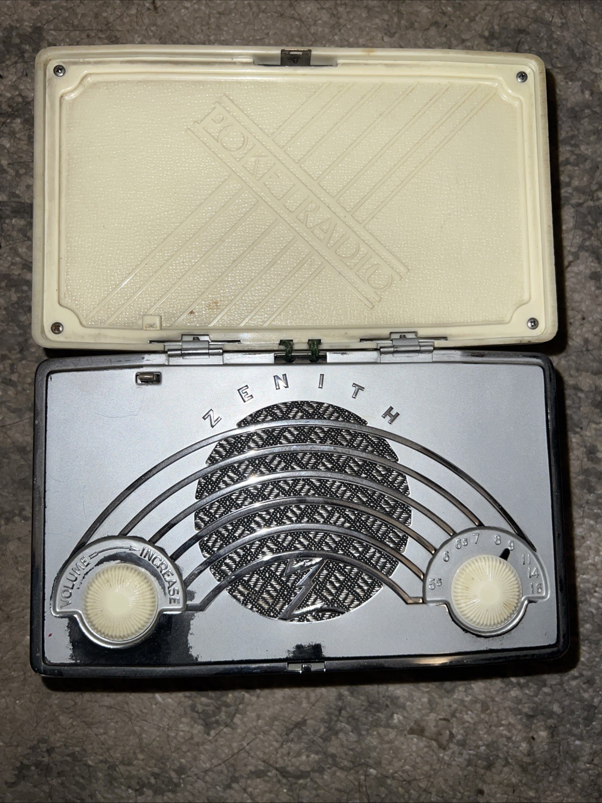 Very Rare Zenith 4K600 Battery Tube Radio Zenith First Portable Tube Radio READ Very Rare Zenith 4K600 Battery Tube Radio Zenith First Portable Tube Radio READ