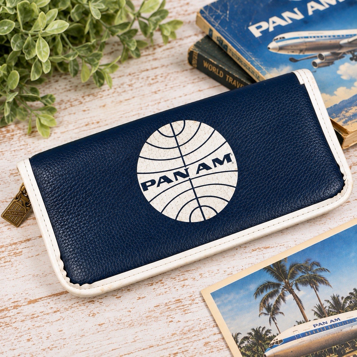 VTG 1970s Pan Am Purser Wallet Flight Attendant Airline Crew Aviation Navy White VTG 1970s Pan Am Purser Wallet Flight Attendant Airline Crew Aviation Navy White