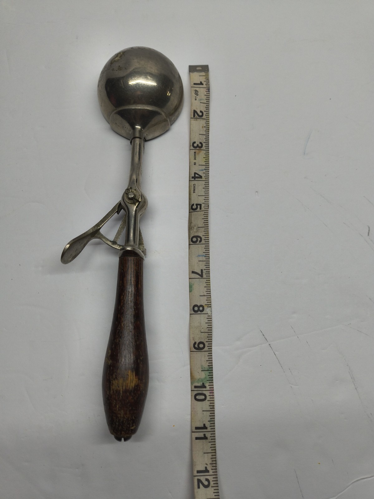 Antique Gilchrist No 31 Ice Cream Scoop Wood Handle Size 12 Mechanical Disher... Antique Gilchrist No 31 Ice Cream Scoop Wood Handle Size 12 Mechanical Disher...