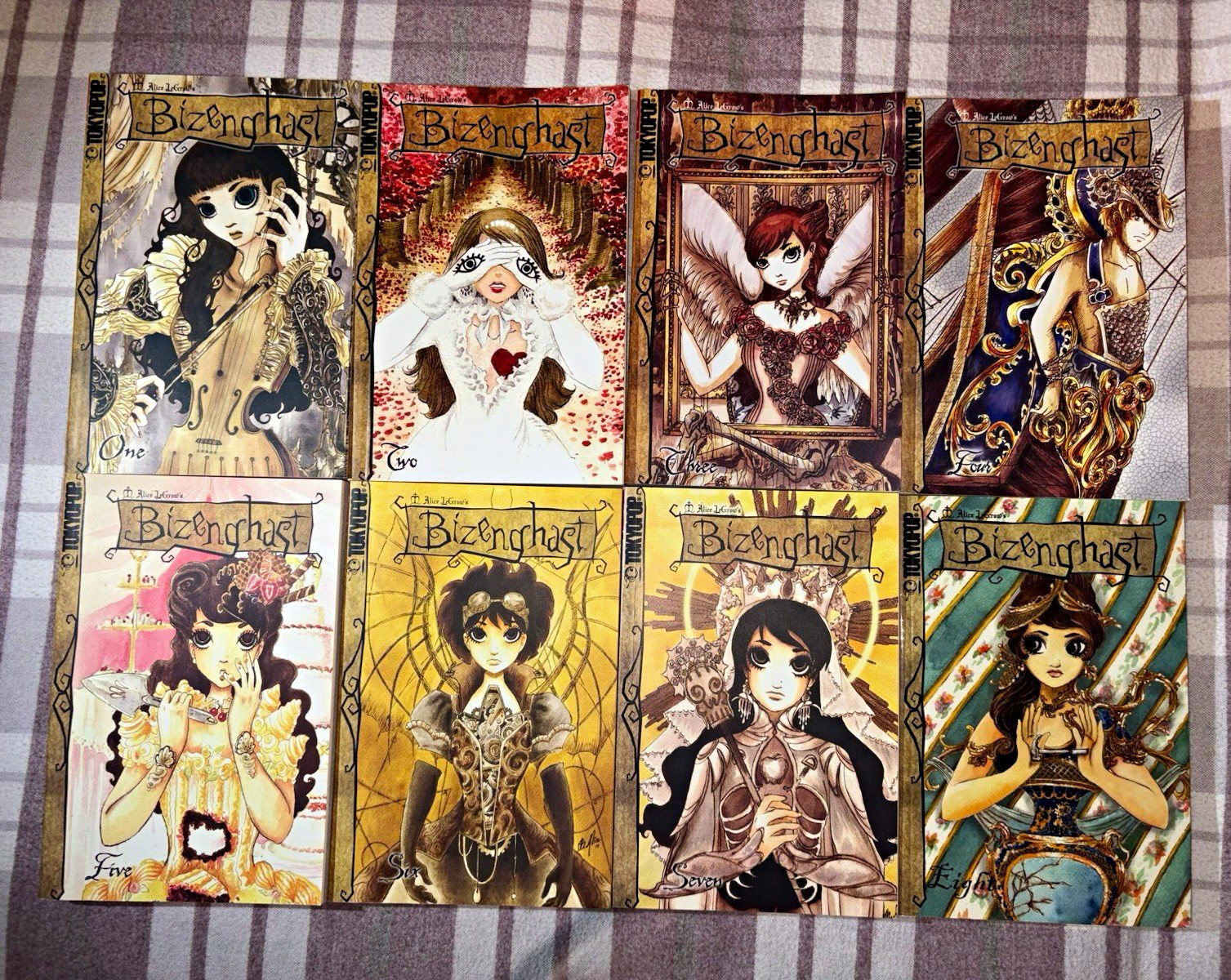 Bizenghast Vol 1-8 OOP Manga Lot (VERY GOOD CONDITION) M. Alice LeGrow Tokyopop Bizenghast Vol 1-8 OOP Manga Lot (VERY GOOD CONDITION) M. Alice LeGrow Tokyopop