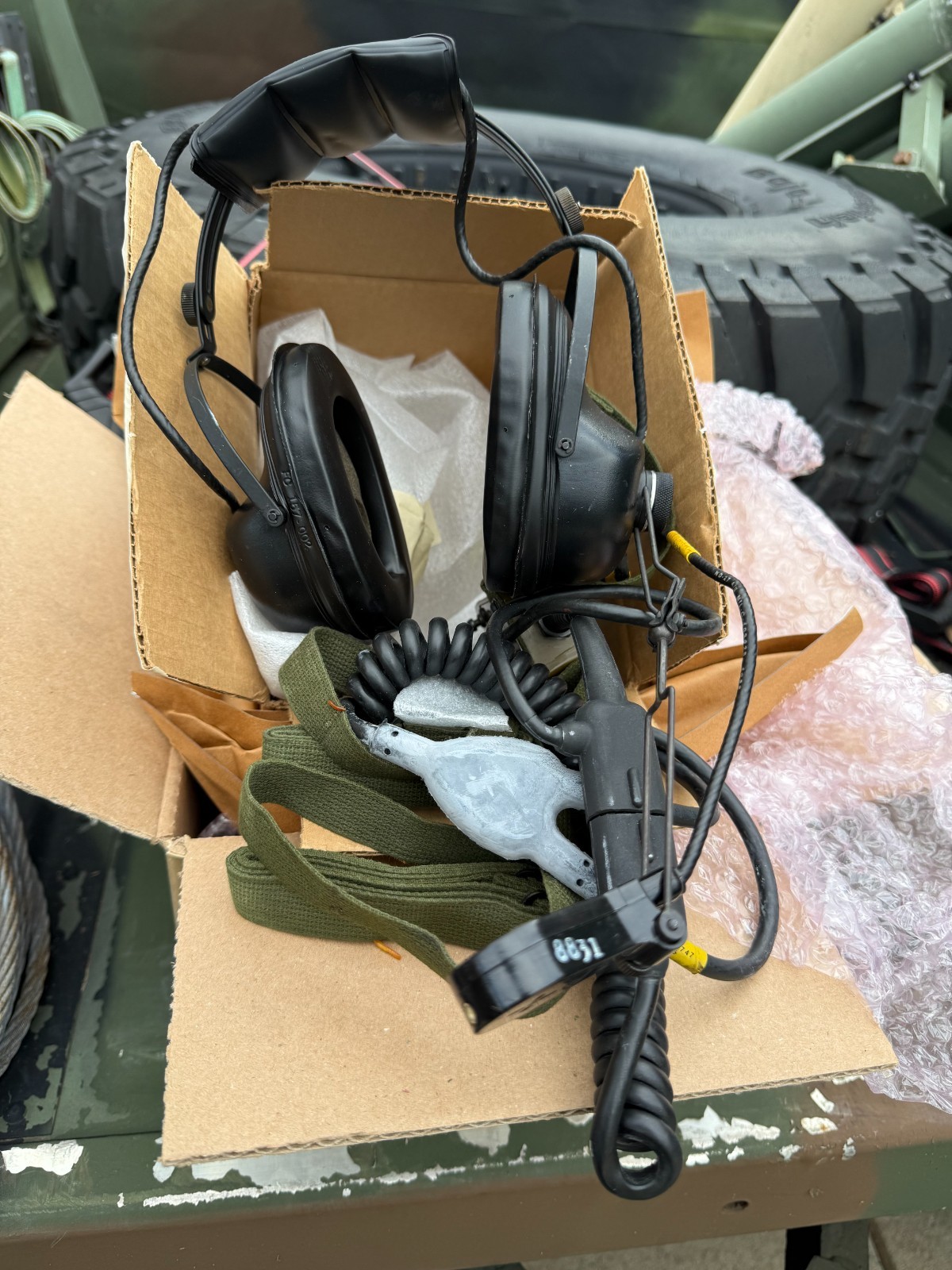 NOS ASTROCOM Headset H-161E/U for your VIC-1 Military Intercom 5965-01-148-339 NOS ASTROCOM Headset H-161E/U for your VIC-1 Military Intercom 5965-01-148-339