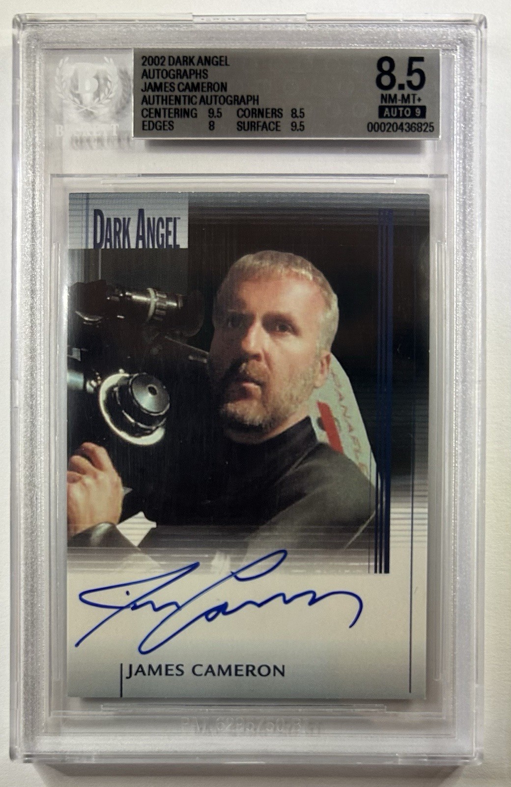 2002 Topps Dark Angel James Cameron Autograph Auto Titanic Director BGS 8.5