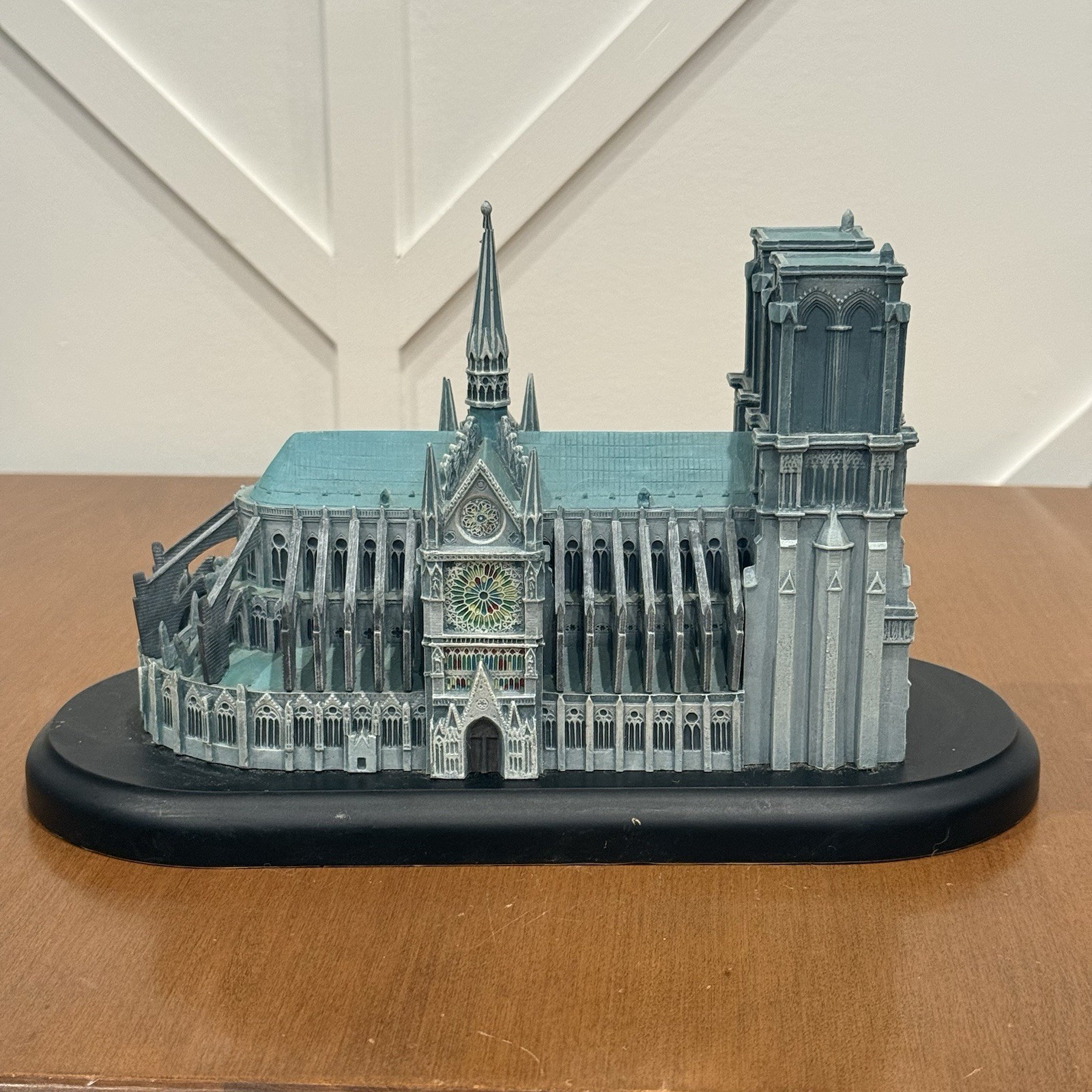 LENOX THE CATHEDRAL OF NOTRE DAME World Churches 1994 Oval Display Base Decor LENOX THE CATHEDRAL OF NOTRE DAME World Churches 1994 Oval Display Base Decor