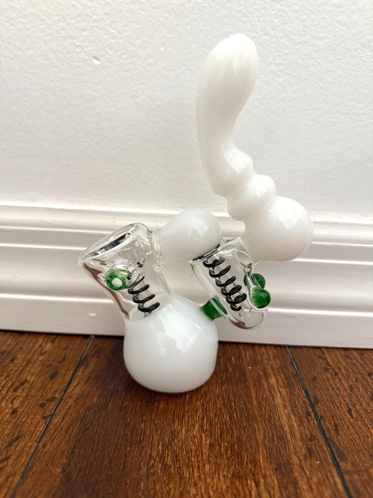7" Premium Glass Water Pipe Bubbler White 7" Premium Glass Water Pipe Bubbler White