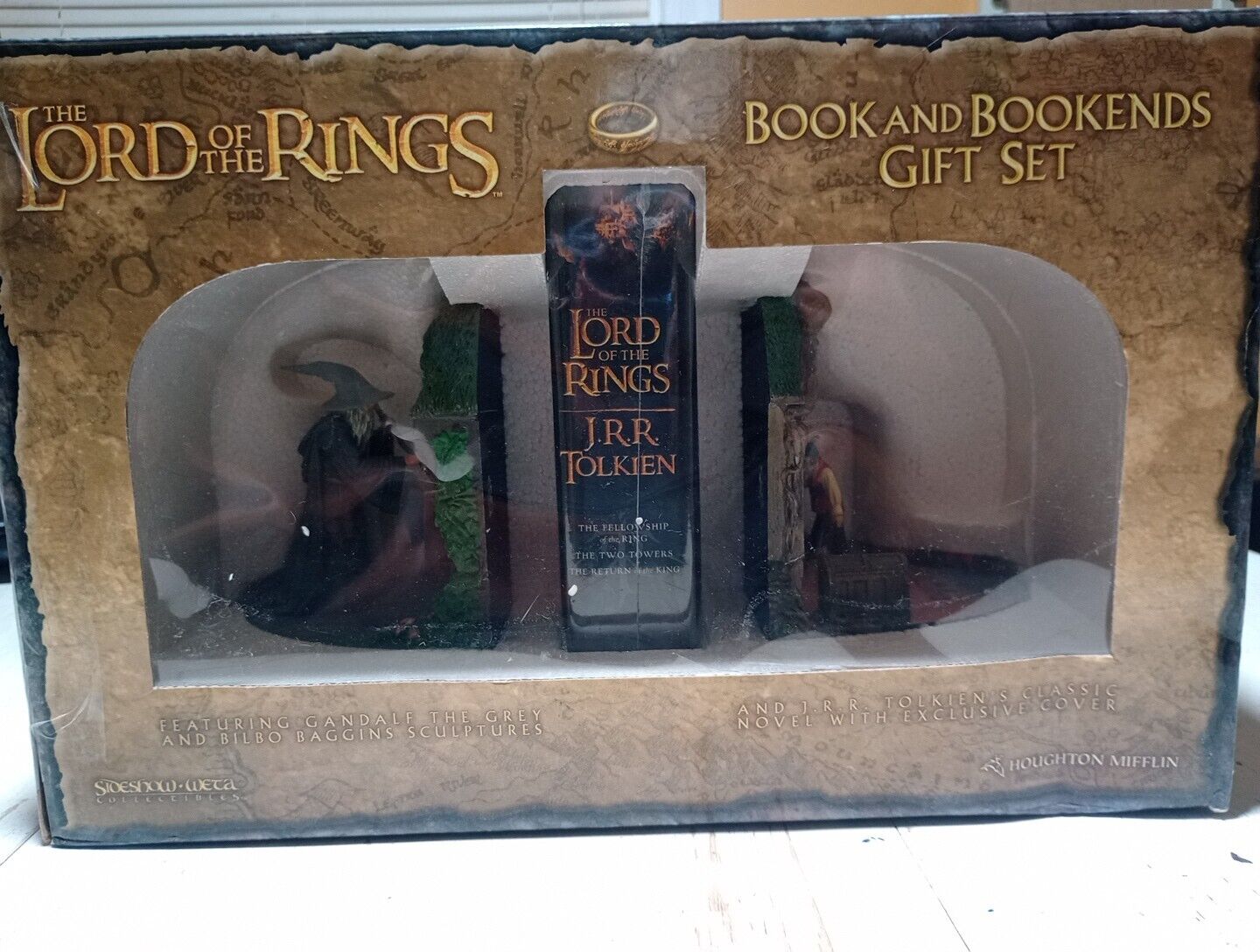 Lord Of The Rings Books And Bookends Gift Set WETA Collectibles.
