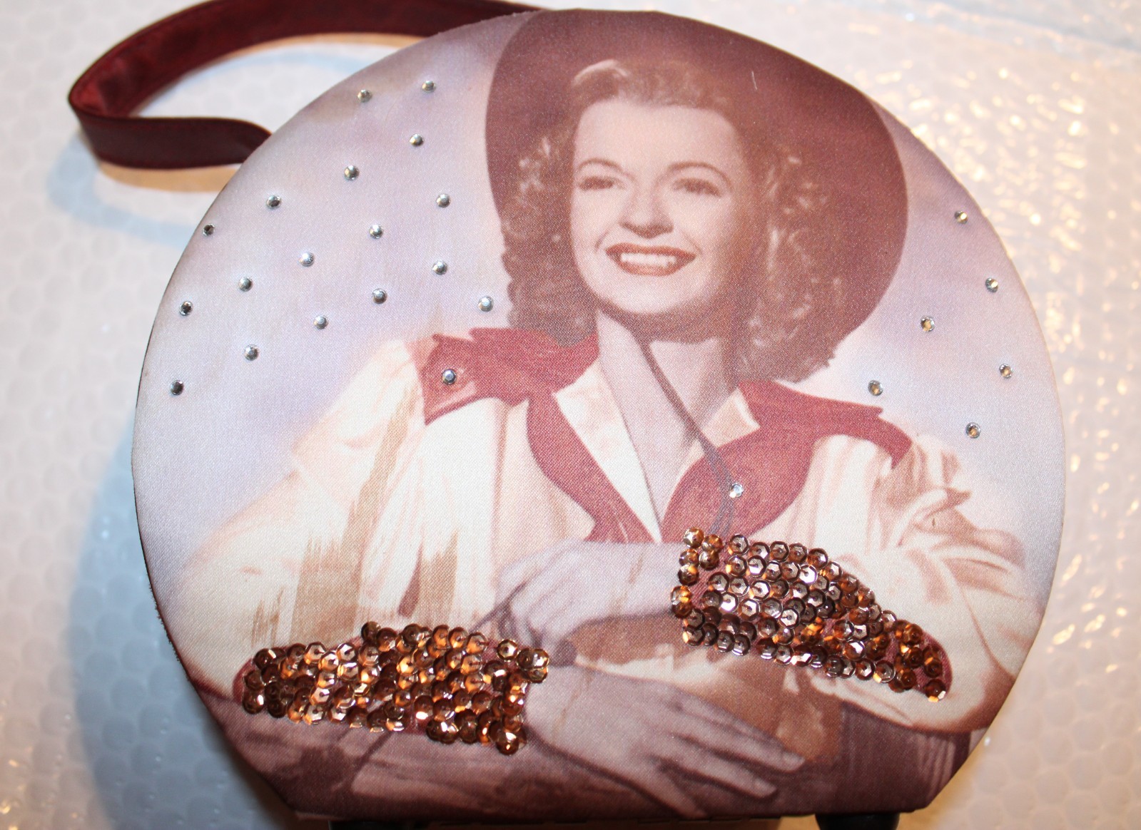 Collectable Vintage Dale Evans Makeup Case Roy Rogers Merchandising 7.75 x 3.25 Collectable Vintage Dale Evans Makeup Case Roy Rogers Merchandising 7.75 x 3.25