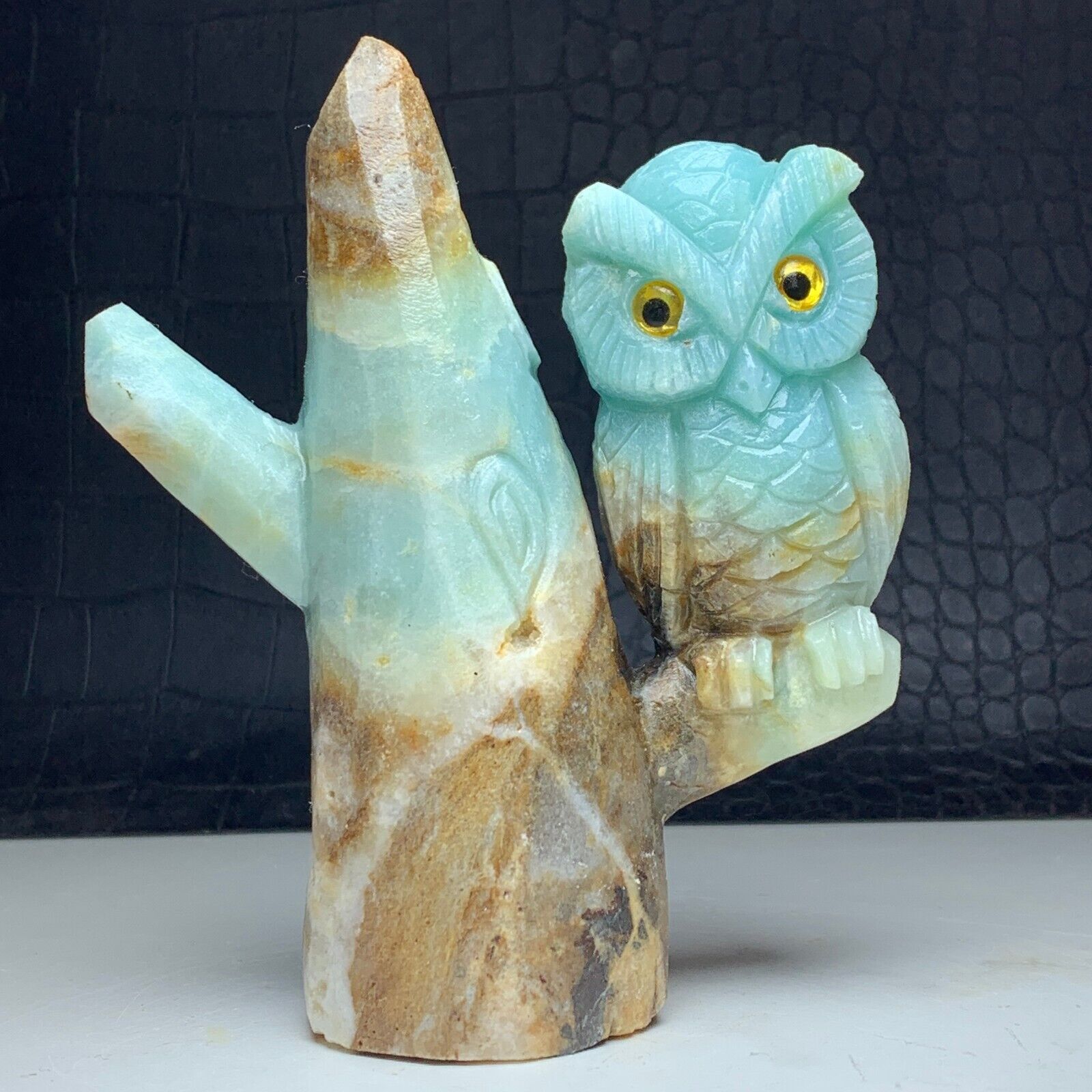 329g Natural Crystal Mineral Specimen,Amazon stone Hand Carved .The OWL Y8
