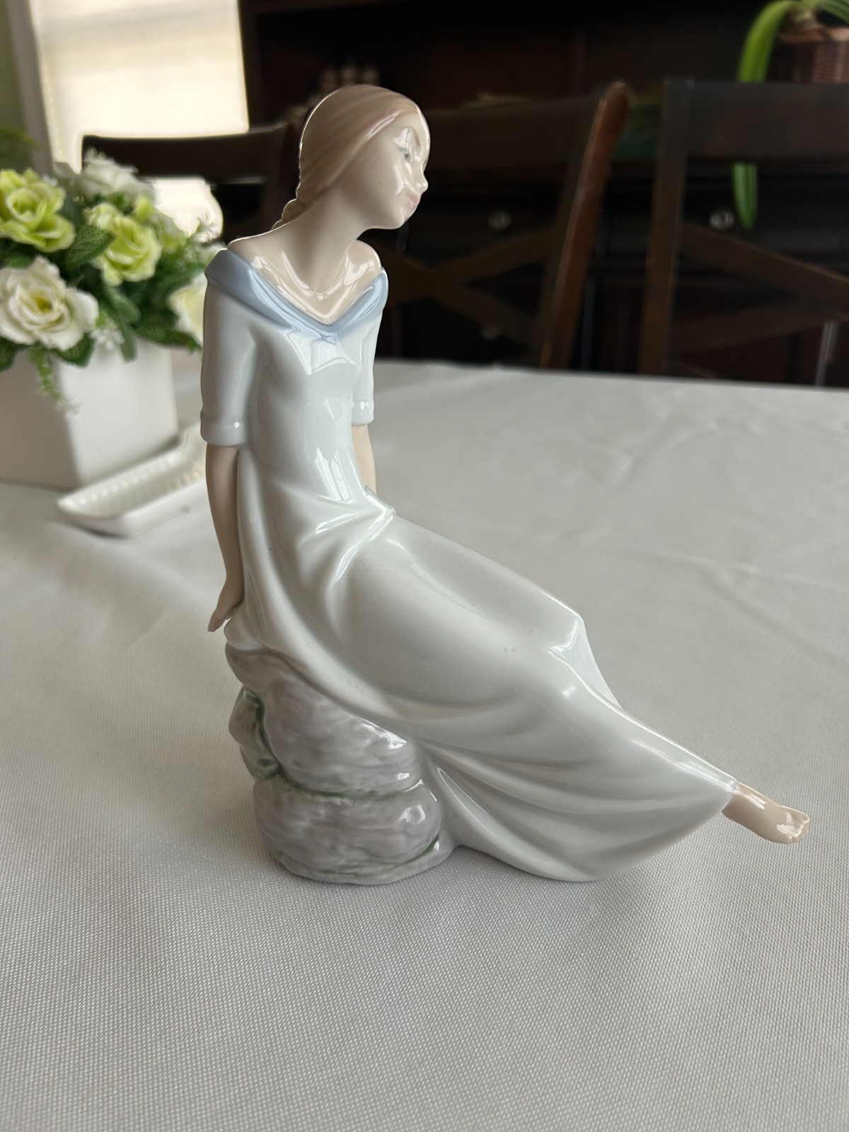 NAO by LLADRO "GIRL SITTING ON ROCK" - PORCELAIN FIGURINE MODEL 1576 NAO by LLADRO "GIRL SITTING ON ROCK" - PORCELAIN FIGURINE MODEL 1576