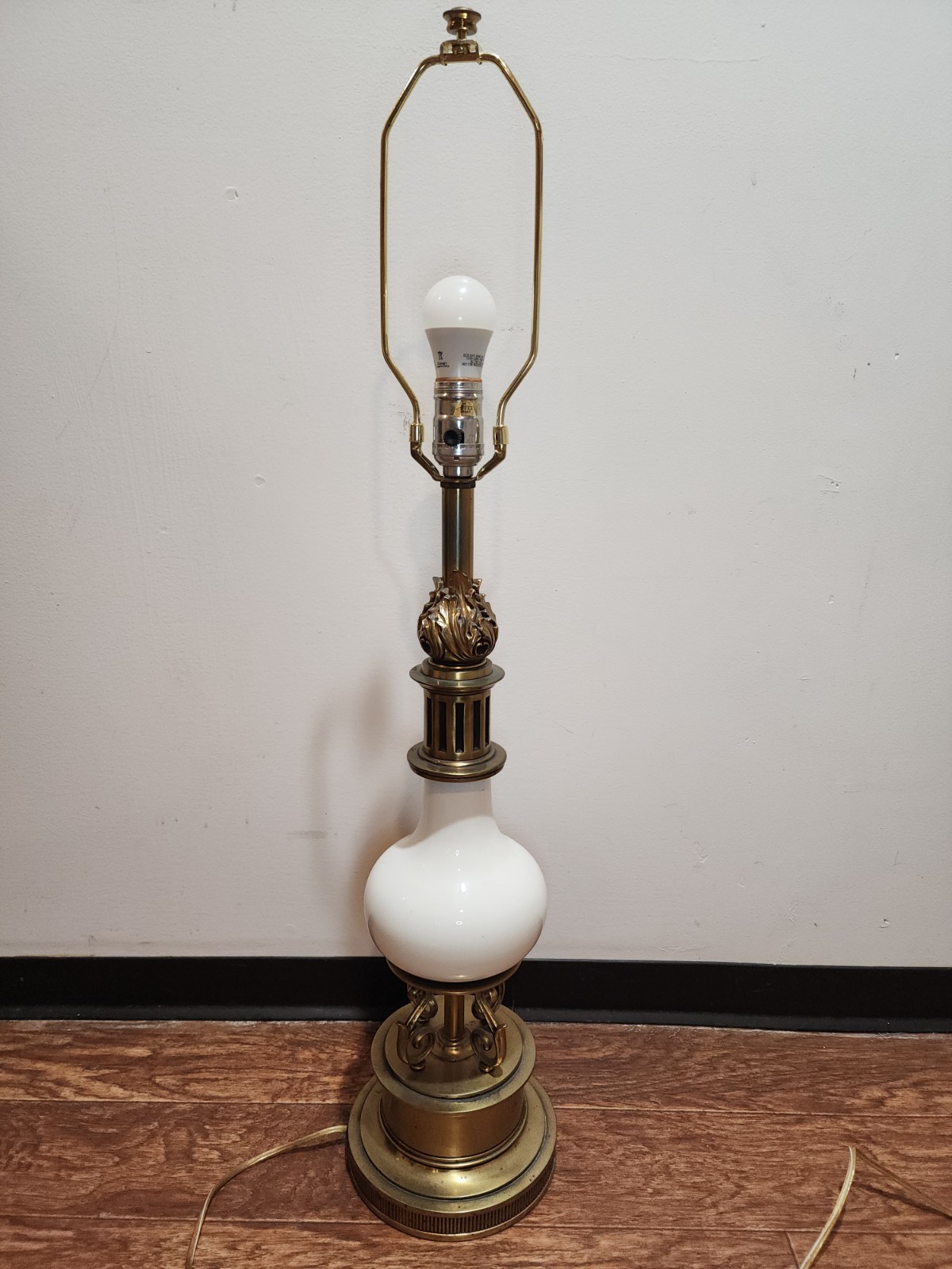 Stiffel, Vintage Hollywood Regency, Large Brass/Enamel Lamp, NICE Stiffel, Vintage Hollywood Regency, Large Brass/Enamel Lamp, NICE