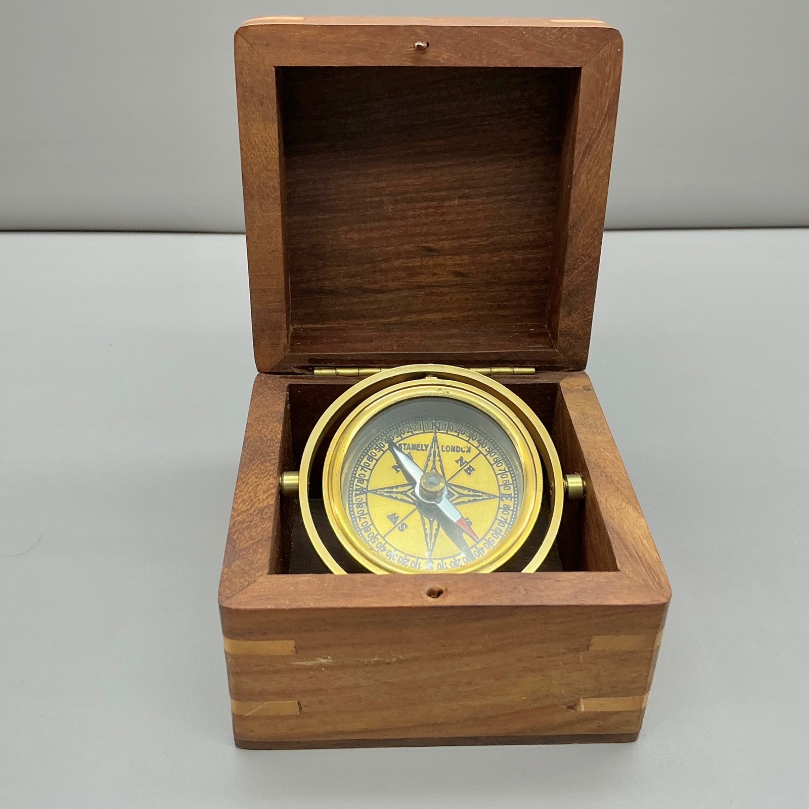 Stanley London Compass Brass Gimbaled Nautical Desk Compass Wooden Box 3.5 Inch Stanley London Compass Brass Gimbaled Nautical Desk Compass Wooden Box 3.5 Inch