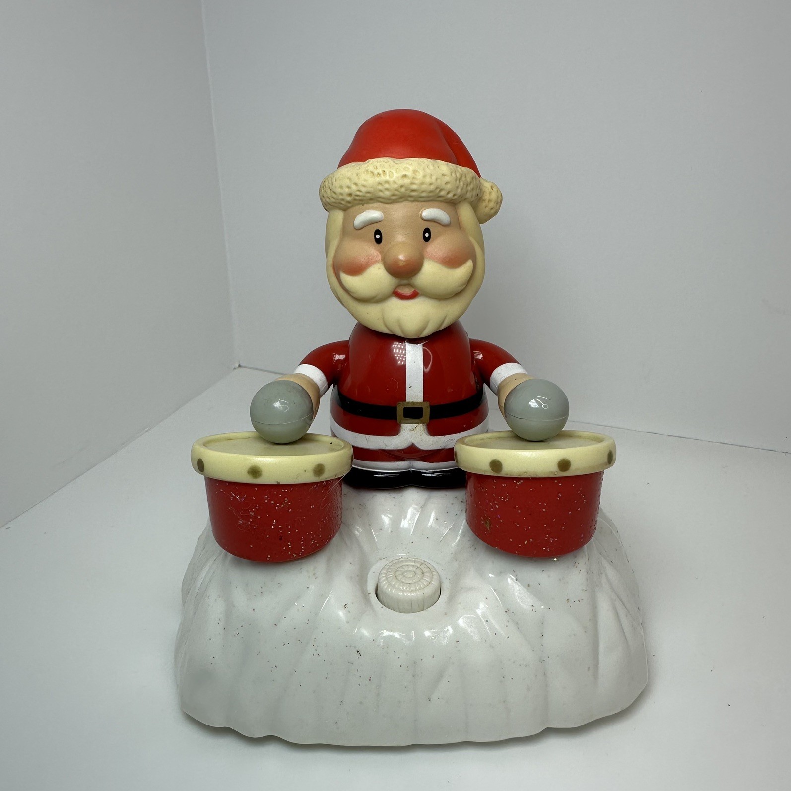 Vintage Animated Chain Fong Santa Claus Playing Drums/Bongos Christmas Toy Vintage Animated Chain Fong Santa Claus Playing Drums/Bongos Christmas Toy