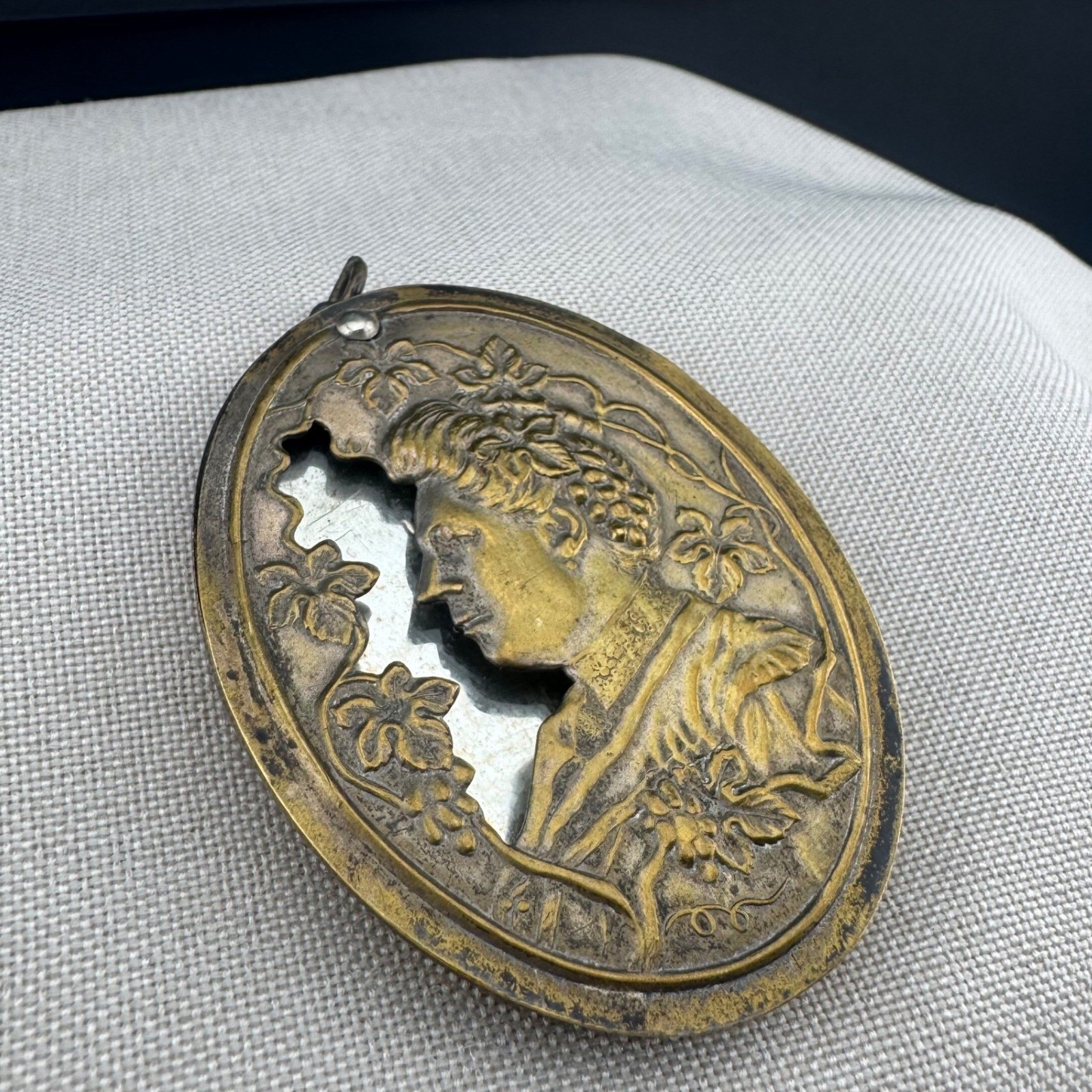 Antique Pocket Mirror Brass Advertising Repousse Lady S Stahl NY Milliner READ Antique Pocket Mirror Brass Advertising Repousse Lady S Stahl NY Milliner READ