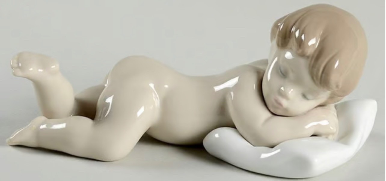 Lladro Figurine #6497 “Sleepy Time” in Excellent Condition without original box Lladro Figurine #6497 “Sleepy Time” in Excellent Condition without original box