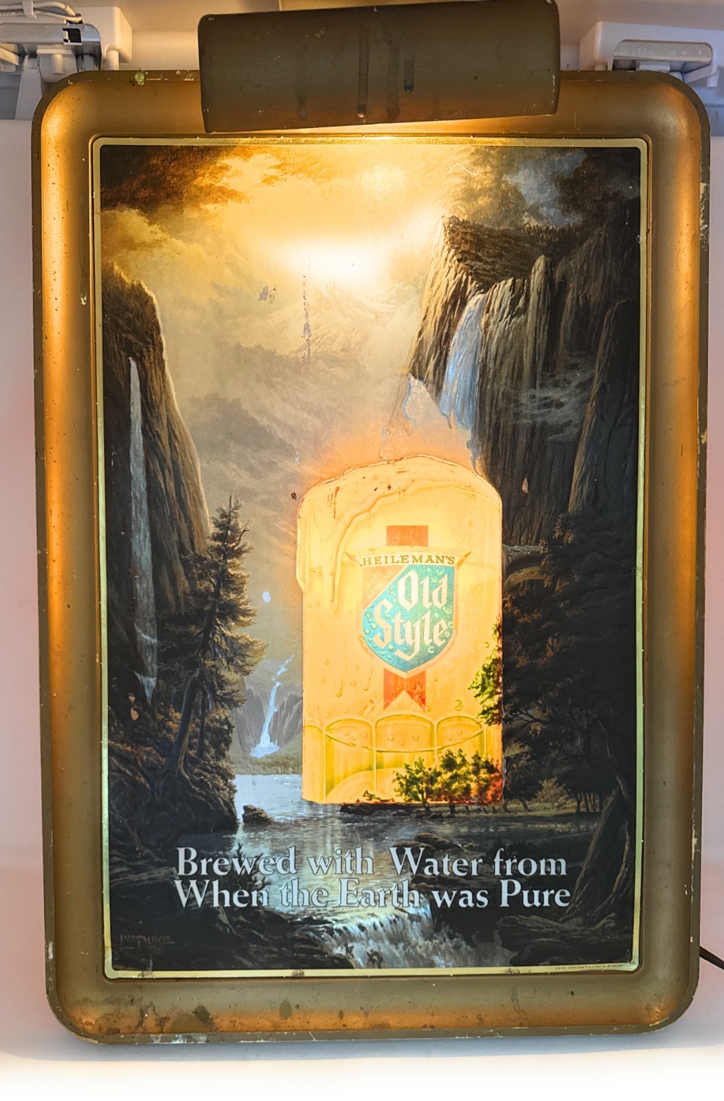 Vintage Working Old Style Beer Waterfall Lighted Sign Vintage Working Old Style Beer Waterfall Lighted Sign