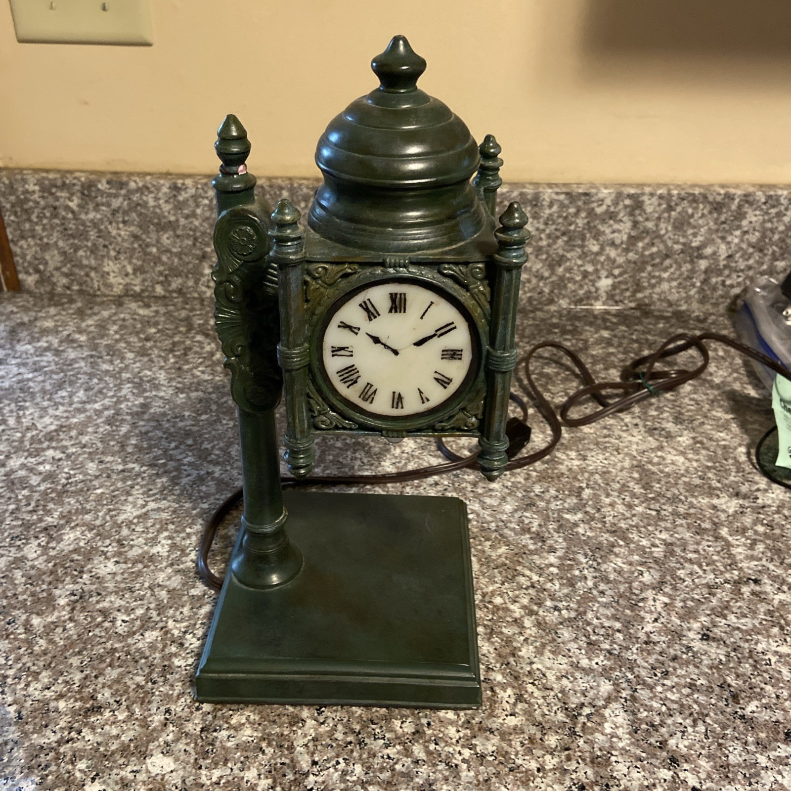 Rare Marshall Fields Quoizel Iconic State Street Chicago Tiffany Clock Lamp VGC