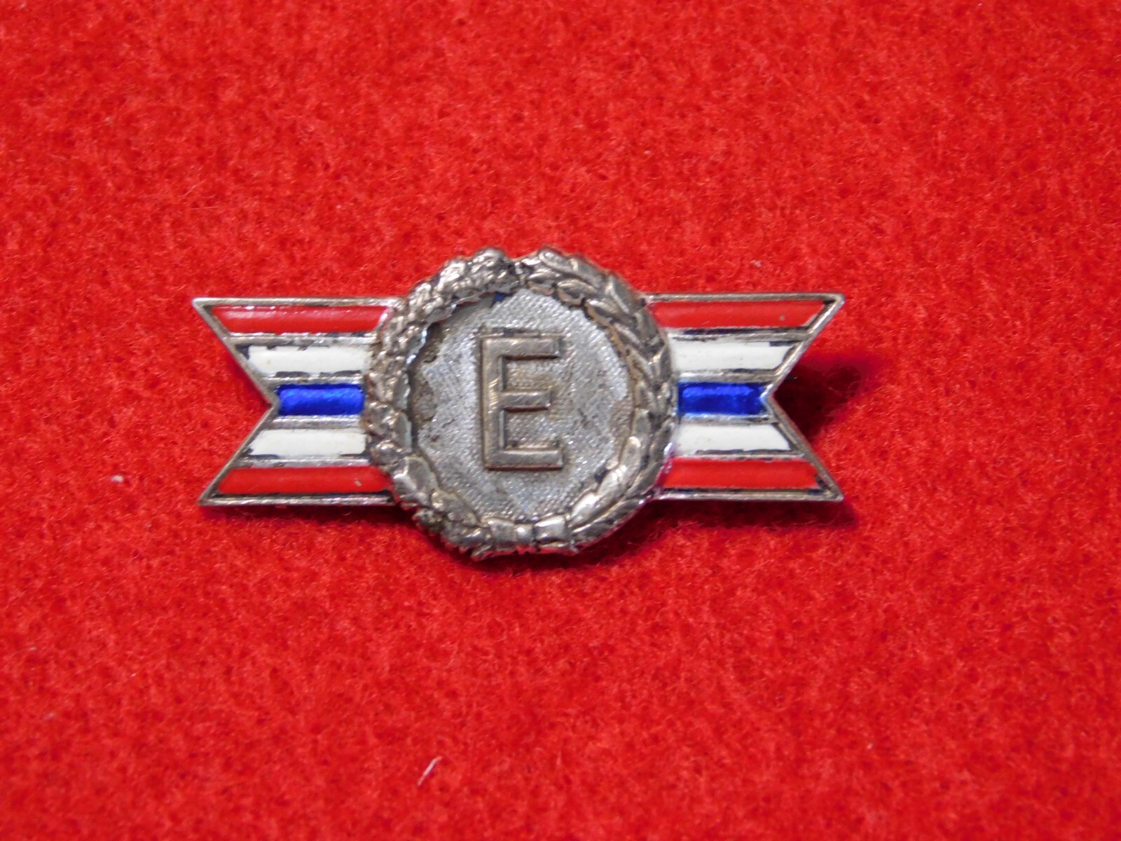 VINTAGE WWII ARMY NAVY PRODUCTION AWARD STERLING SILVER E PIN VINTAGE WWII ARMY NAVY PRODUCTION AWARD STERLING SILVER E PIN