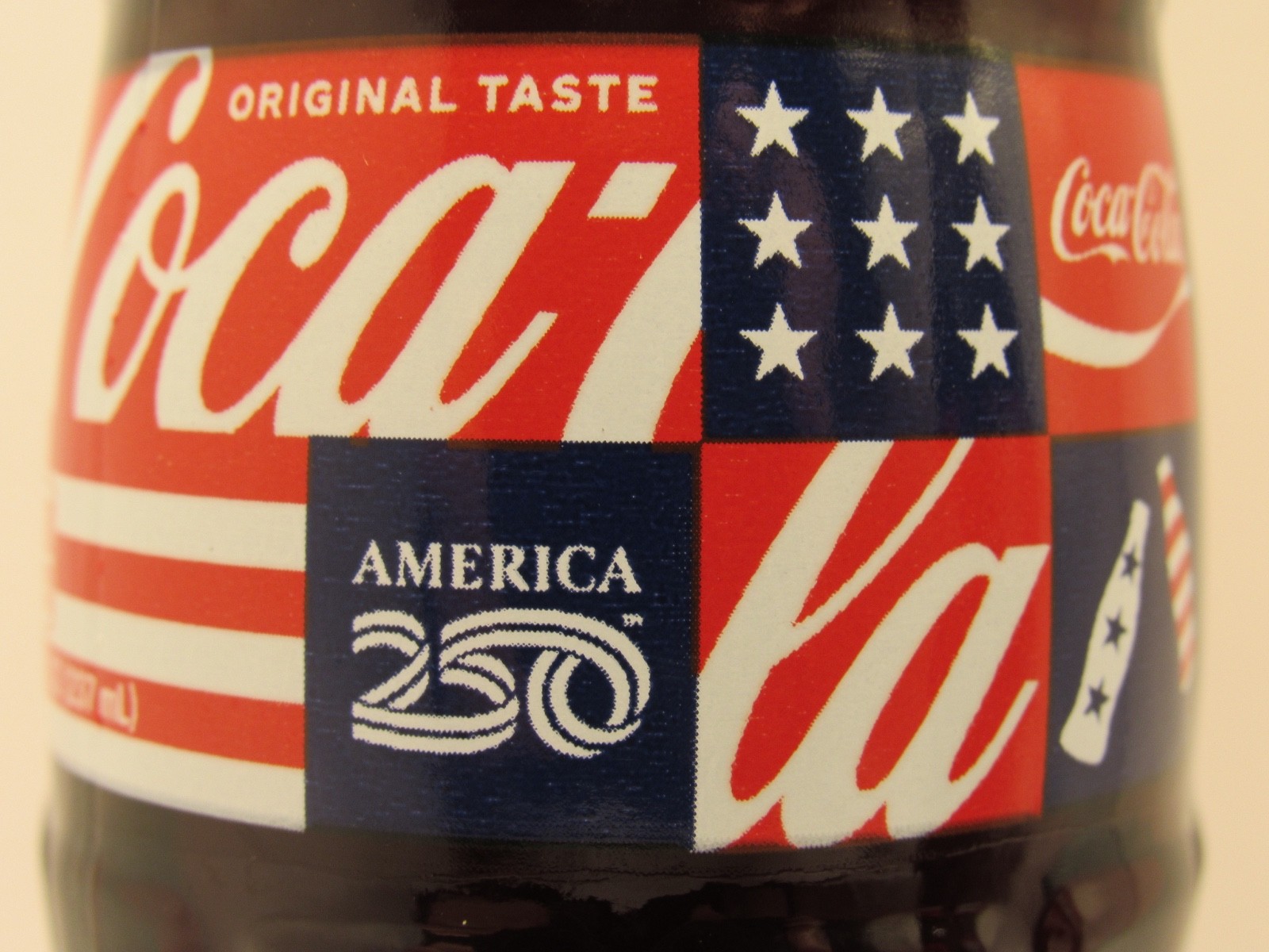 "AMERICA 250" - Coca Cola Bottle "AMERICA 250" - Coca Cola Bottle