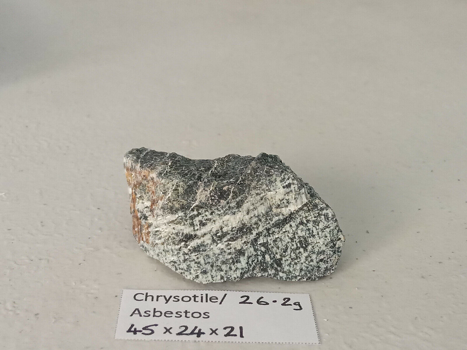 26.2g GREEN and WHITE Chrysotile - asbestos / Crisotilo in serpentine Mineral 