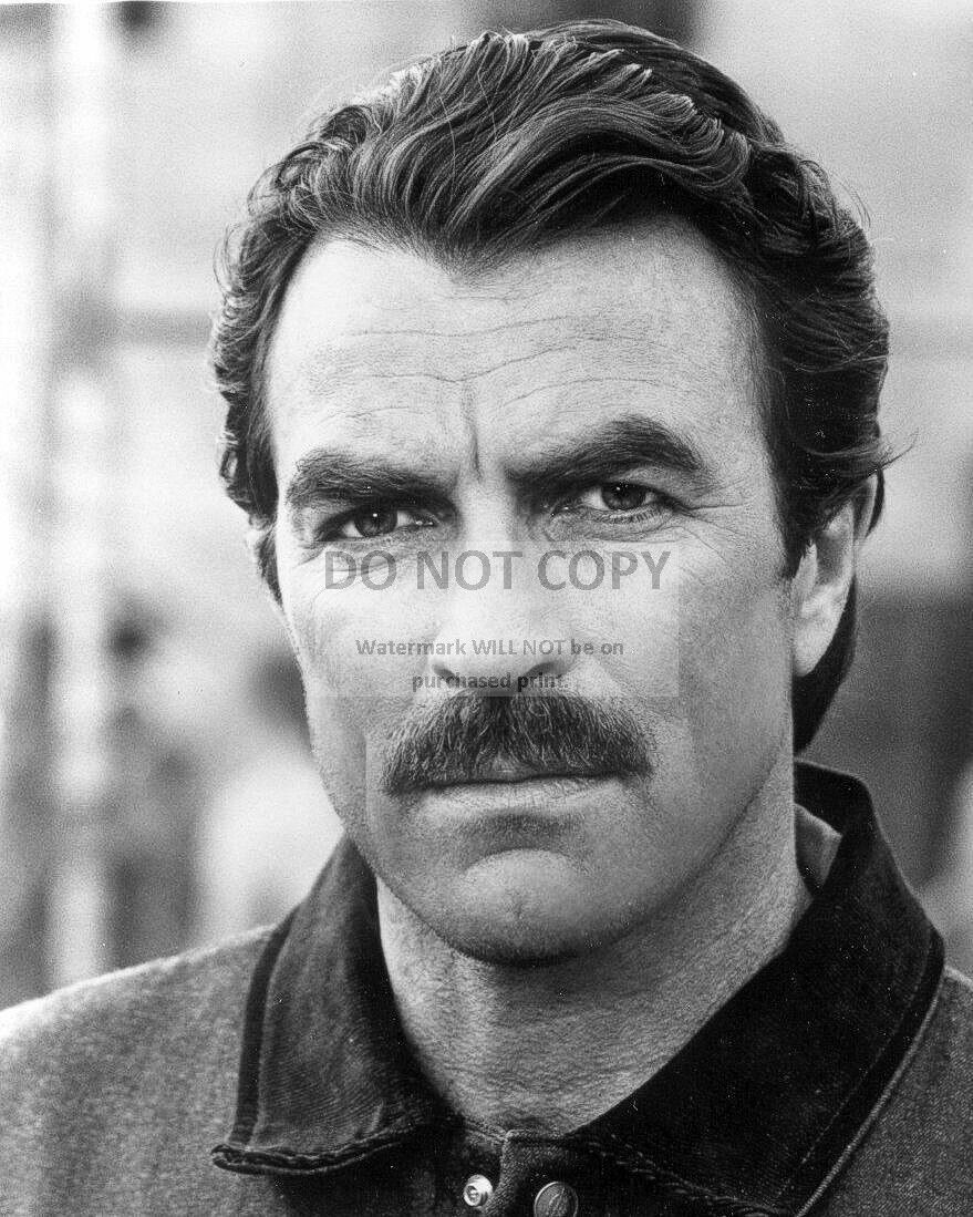 ACTOR TOM SELLECK - 8X10 PUBLICITY PHOTO (AB-826)