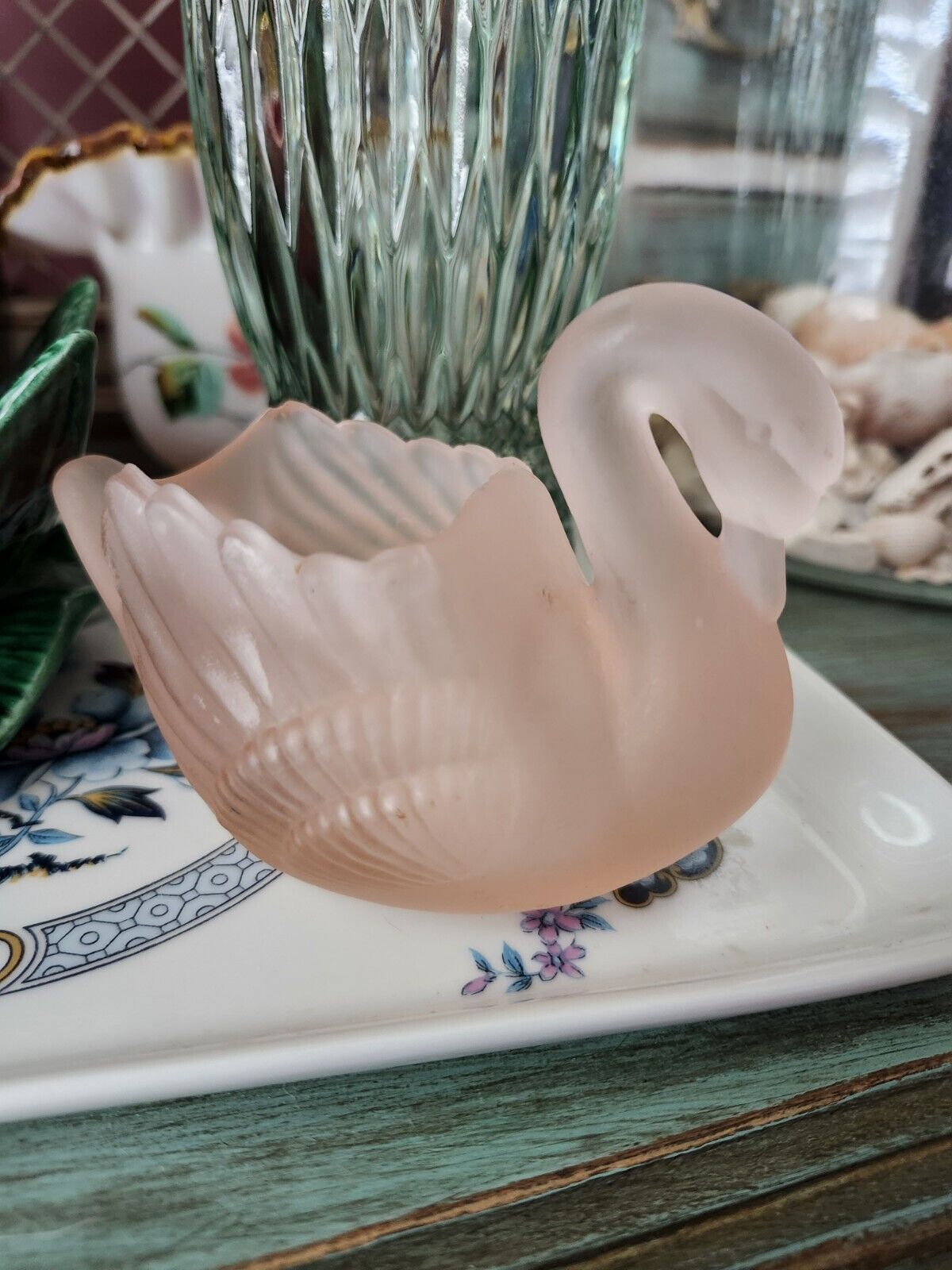 Vintage Pink Satin Glass Swan Designer Collection 1986