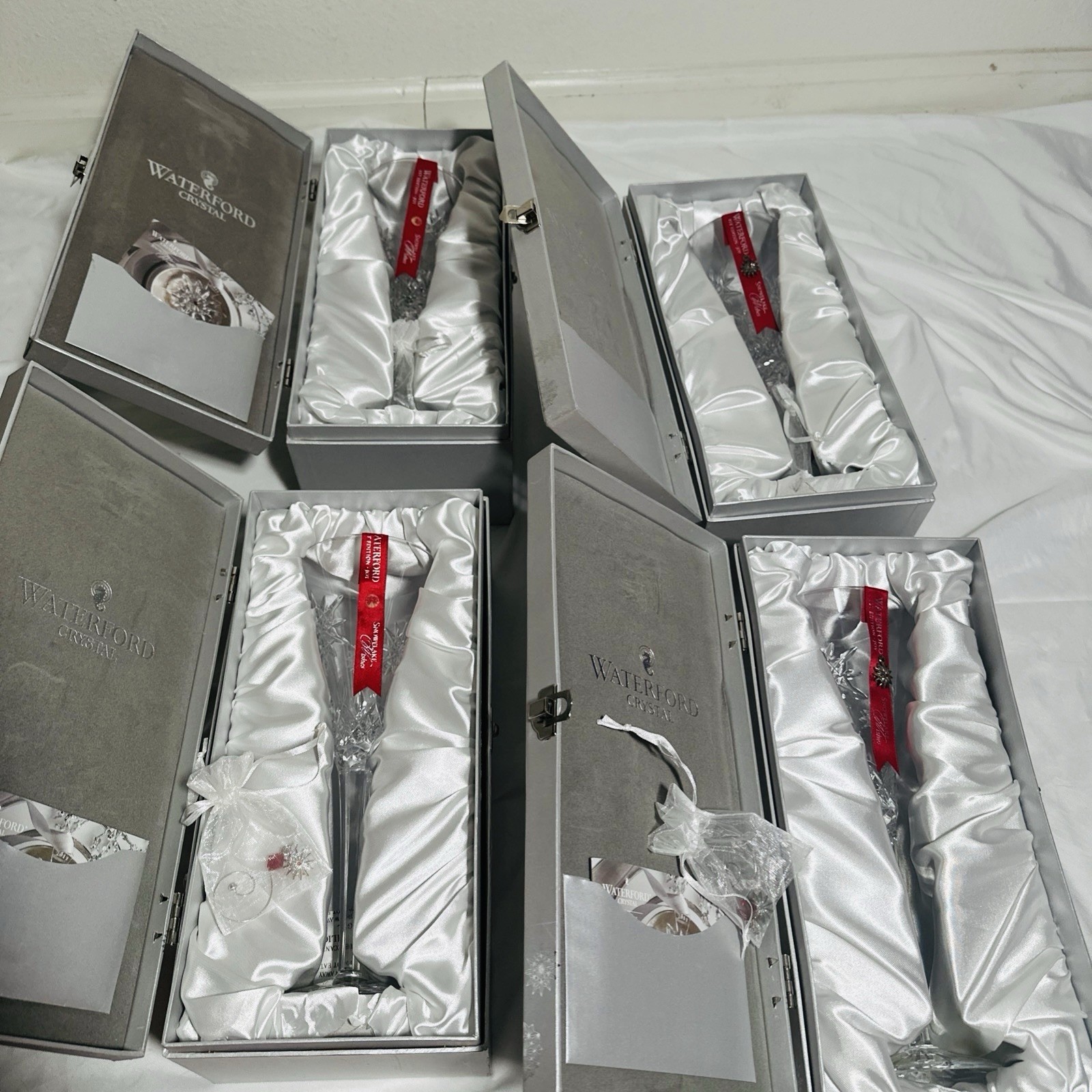 Waterford Crystal Snowflake Joy Limited Edition Joy Toasting Flute Lot Of 4 Waterford Crystal Snowflake Joy Limited Edition Joy Toasting Flute Lot Of 4