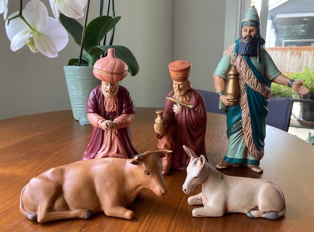 Lot of 5 Vintage Holland Mold Nativity figurines 1970's 3 Wisemen, cow donkey Lot of 5 Vintage Holland Mold Nativity figurines 1970's 3 Wisemen, cow donkey