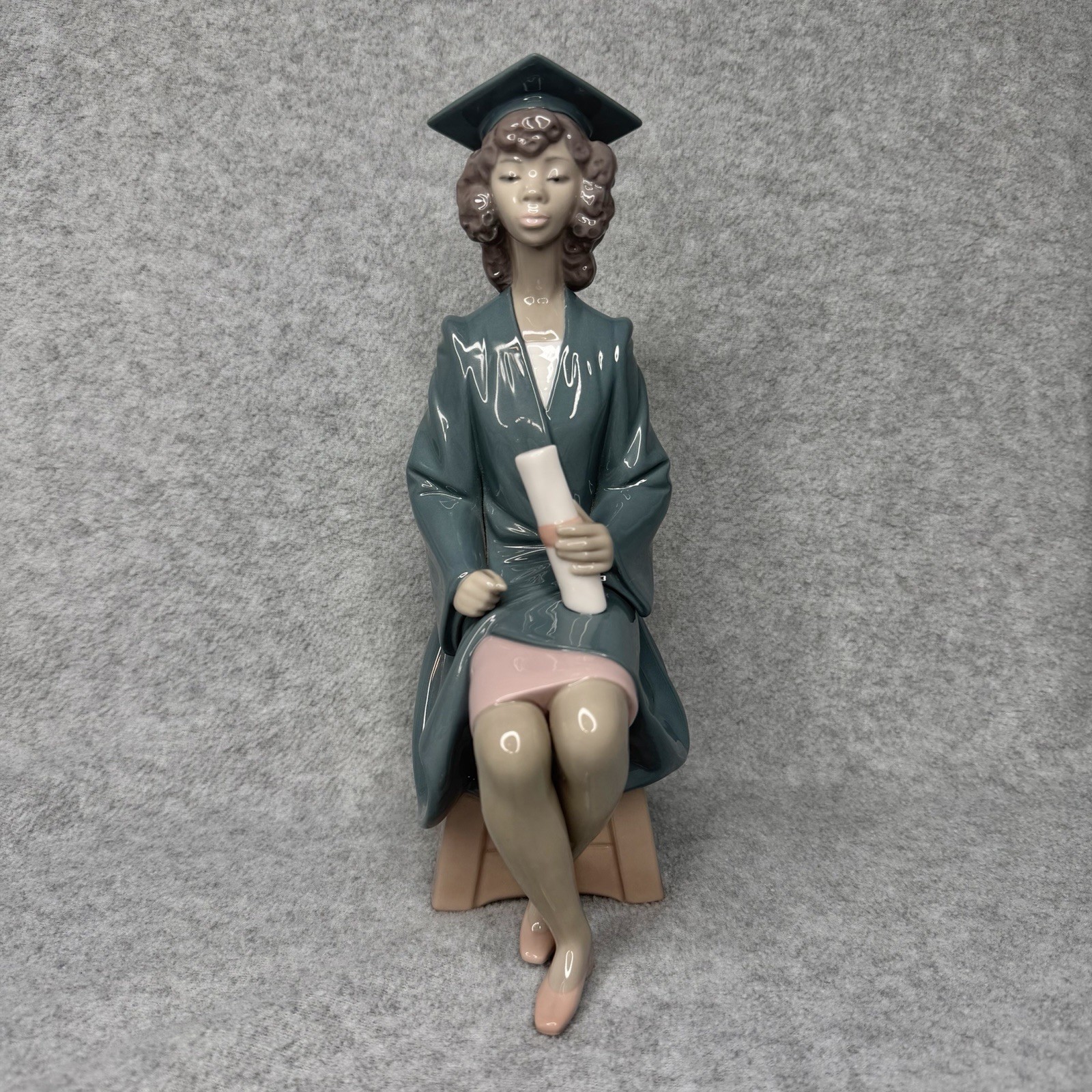 Vintage Lladro Reaching The Goal 5546 Black Legacy Girl Graduate Figurine No Box