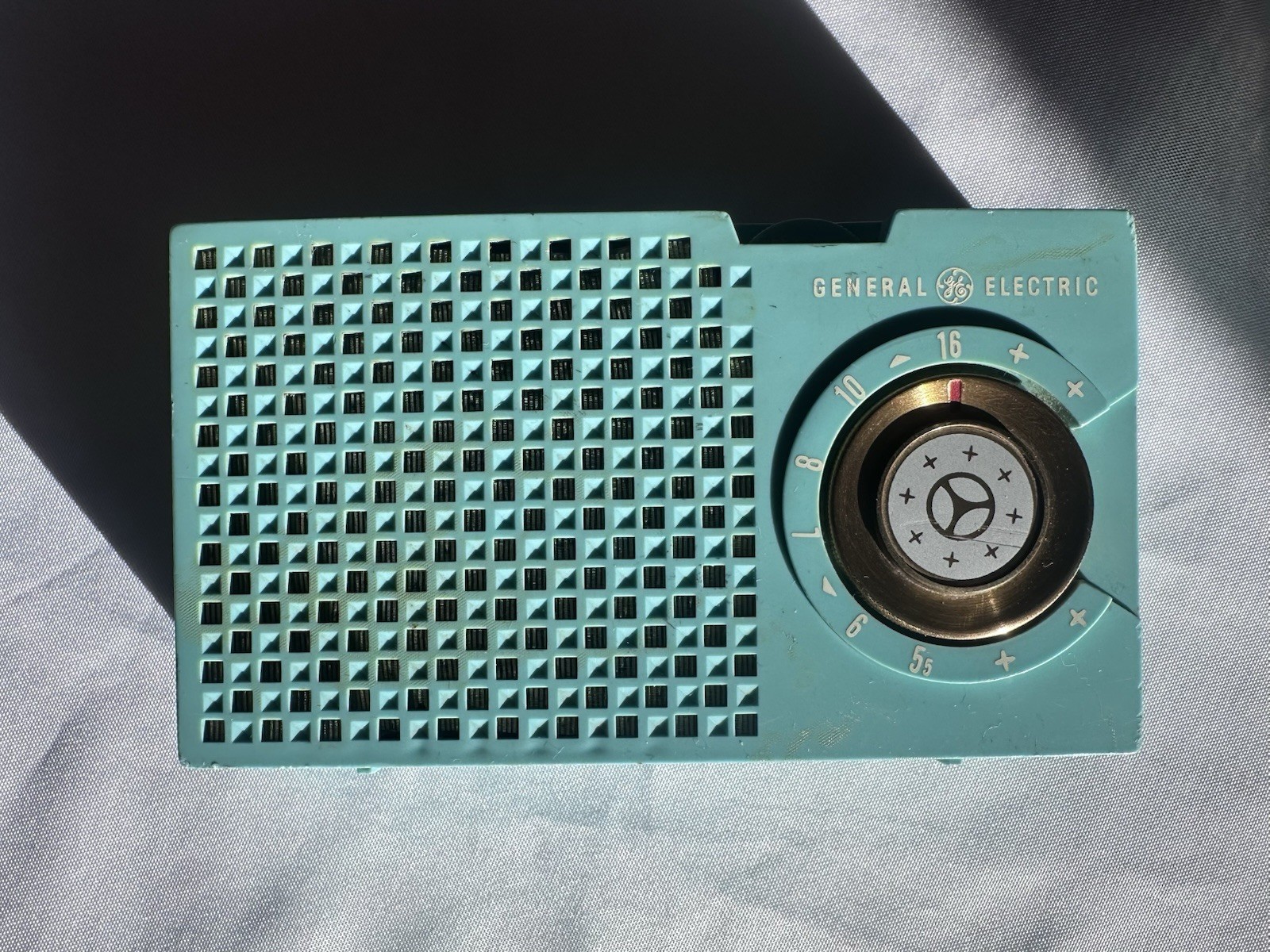 General Electric GE Model 678 Transistor Radio Green c 1955 USA